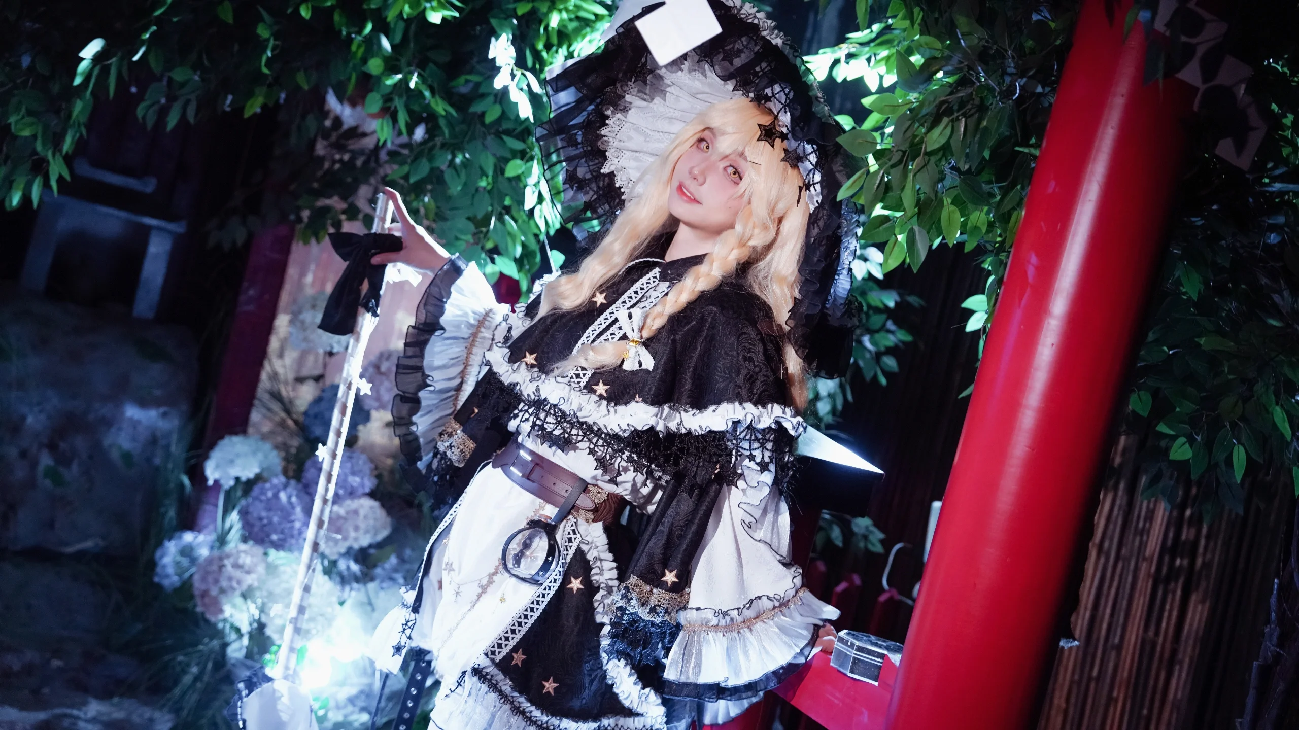 【雾雨魔理沙cos】偷跑进博丽神社的花丛里 - 第 6 张