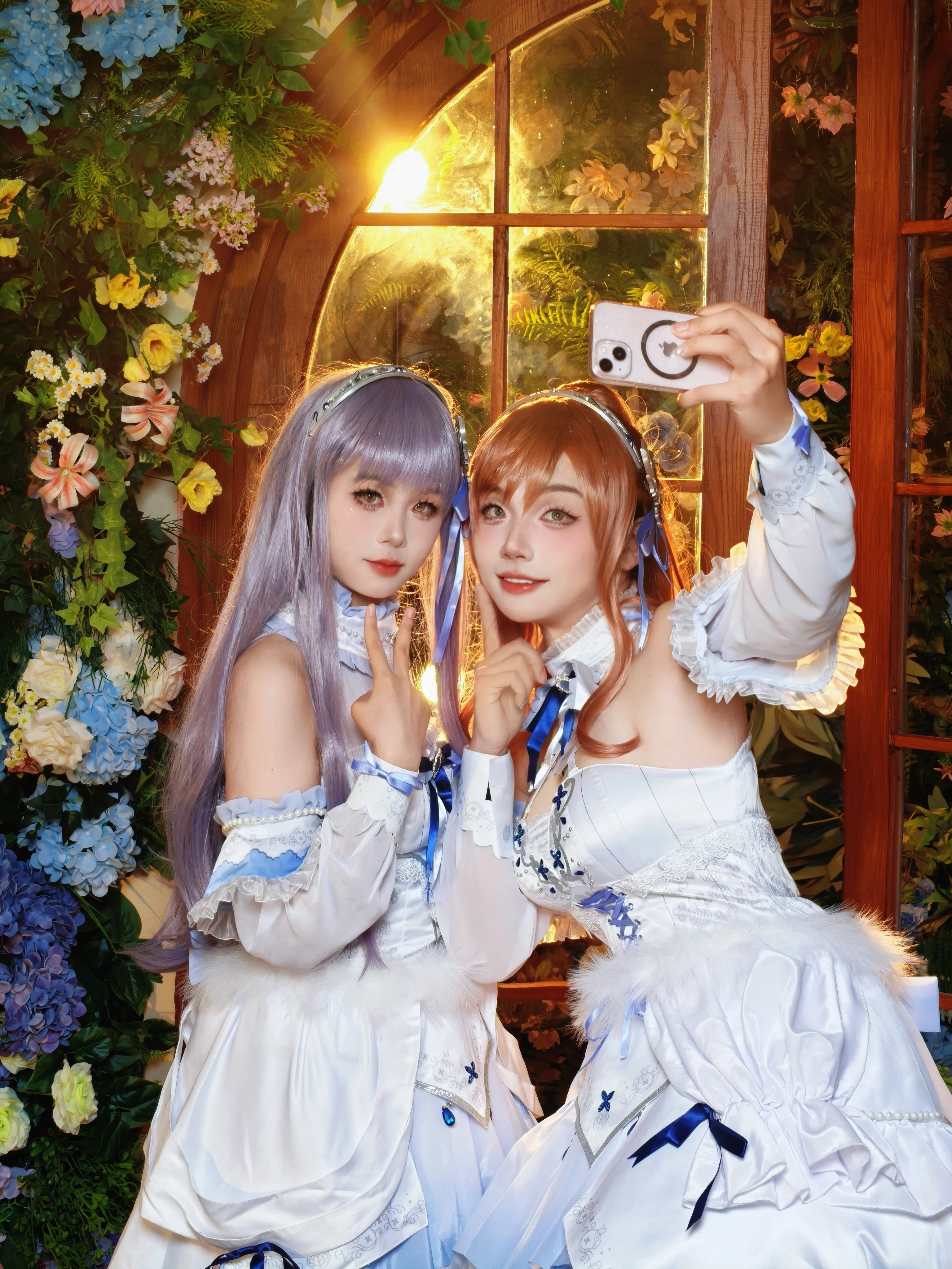 【湊友希那 コスプレ】今井リサとの教会花冠ツーショット - 3 枚目