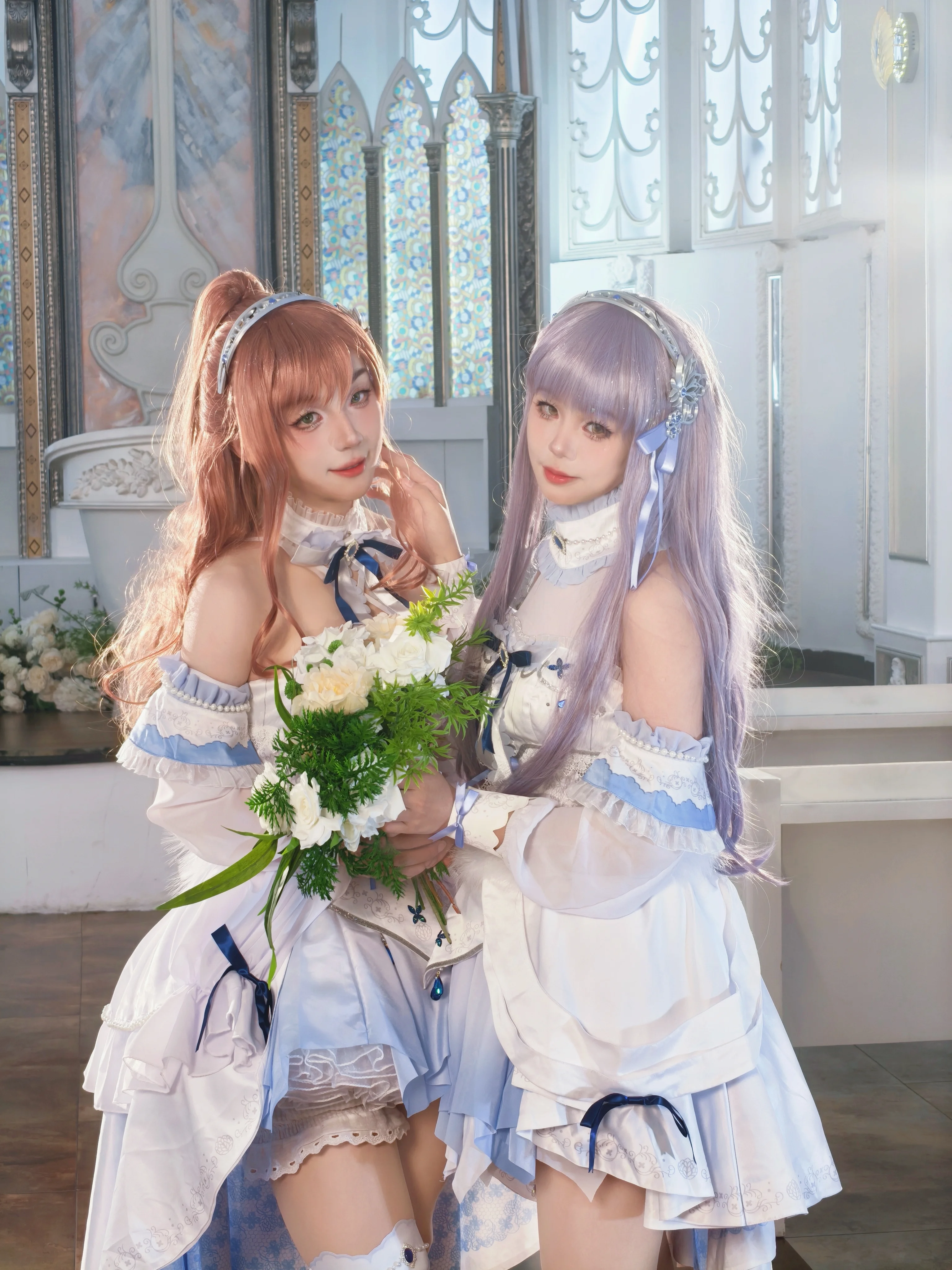 【湊友希那 コスプレ】今井リサとの教会花冠ツーショット - 5 枚目