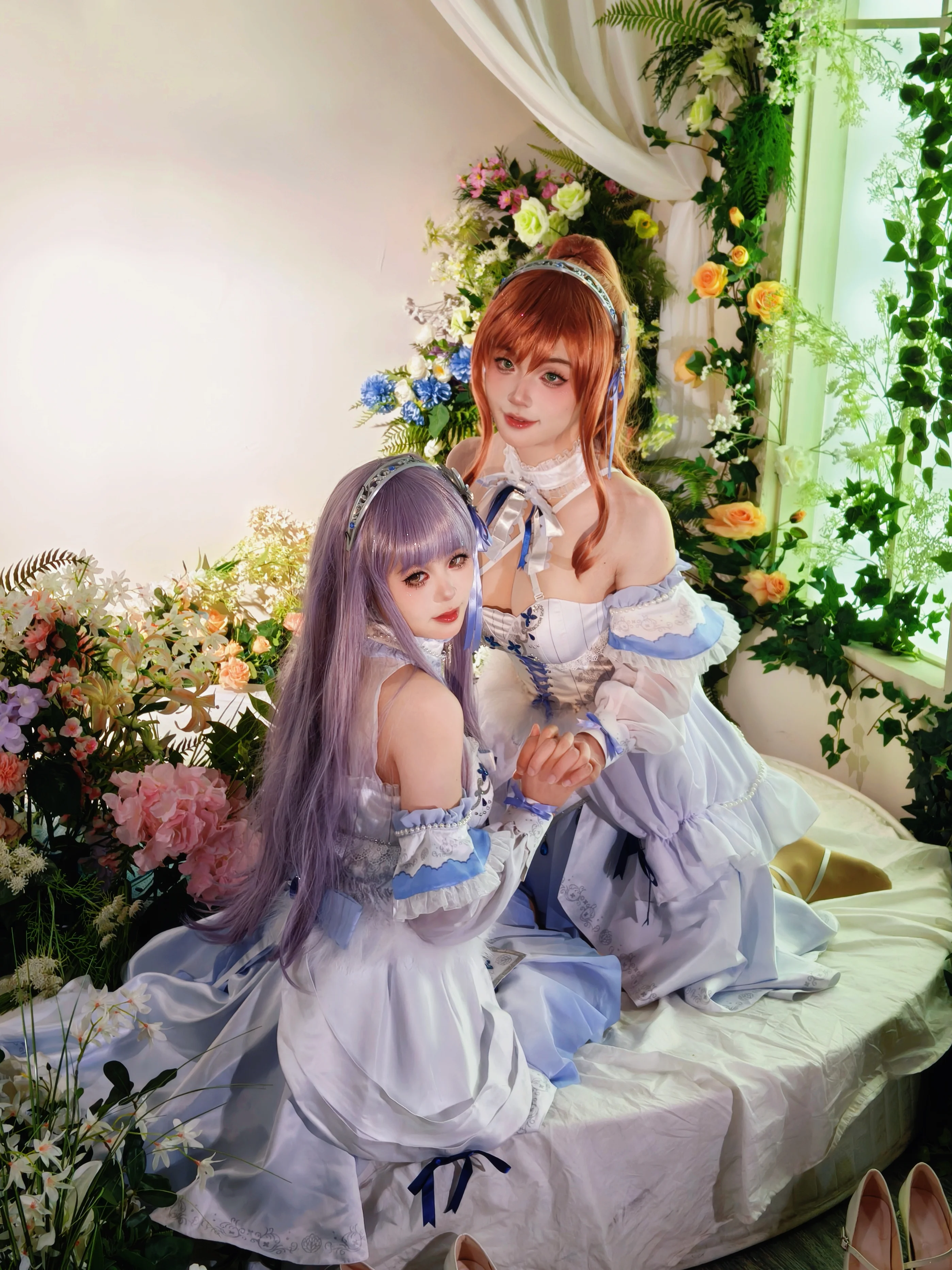 【湊友希那 コスプレ】今井リサとの教会花冠ツーショット - 8 枚目
