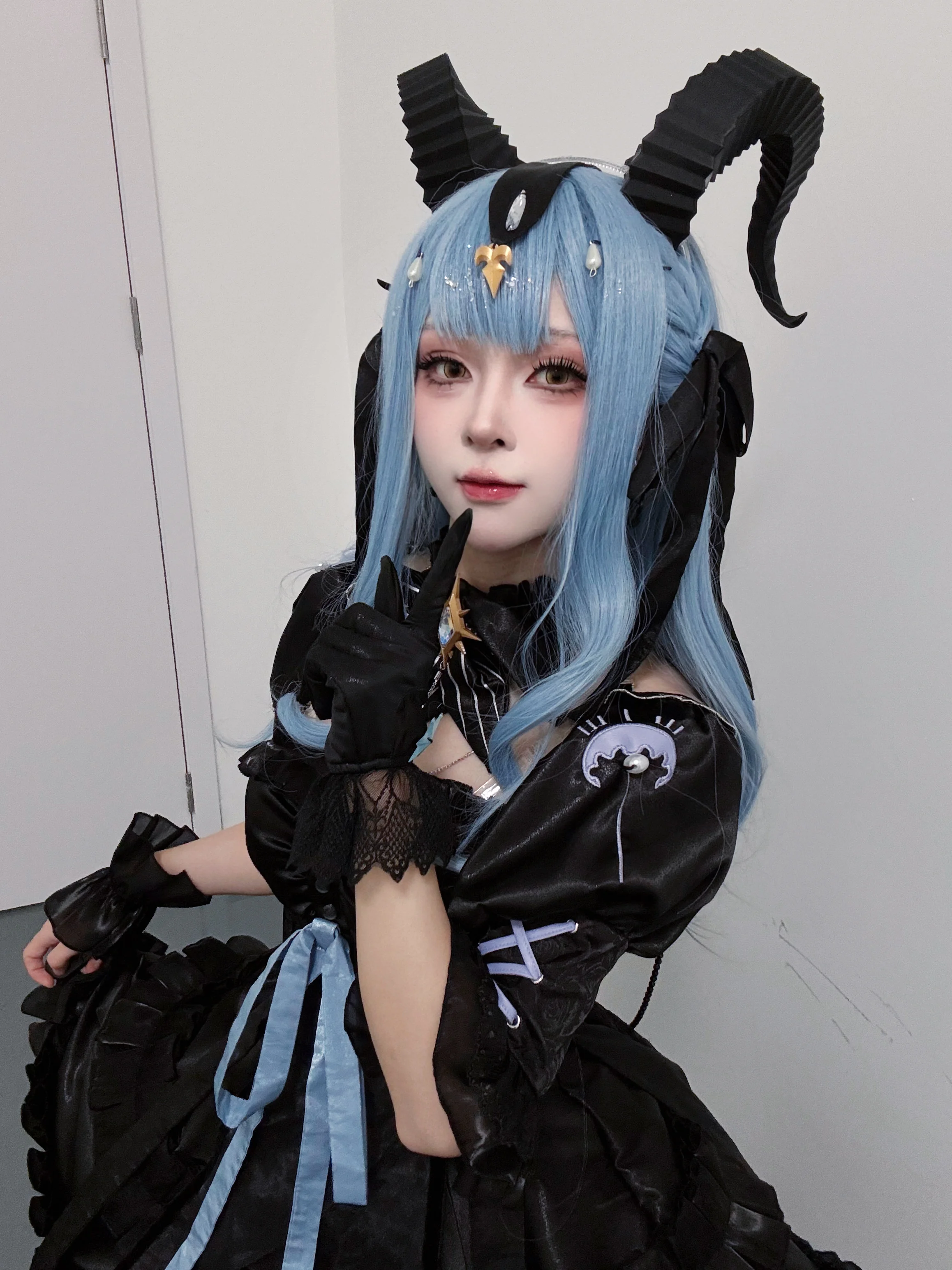 【丰川祥子cos】旋律的主人，黑角与蓝发的哥特幻想
