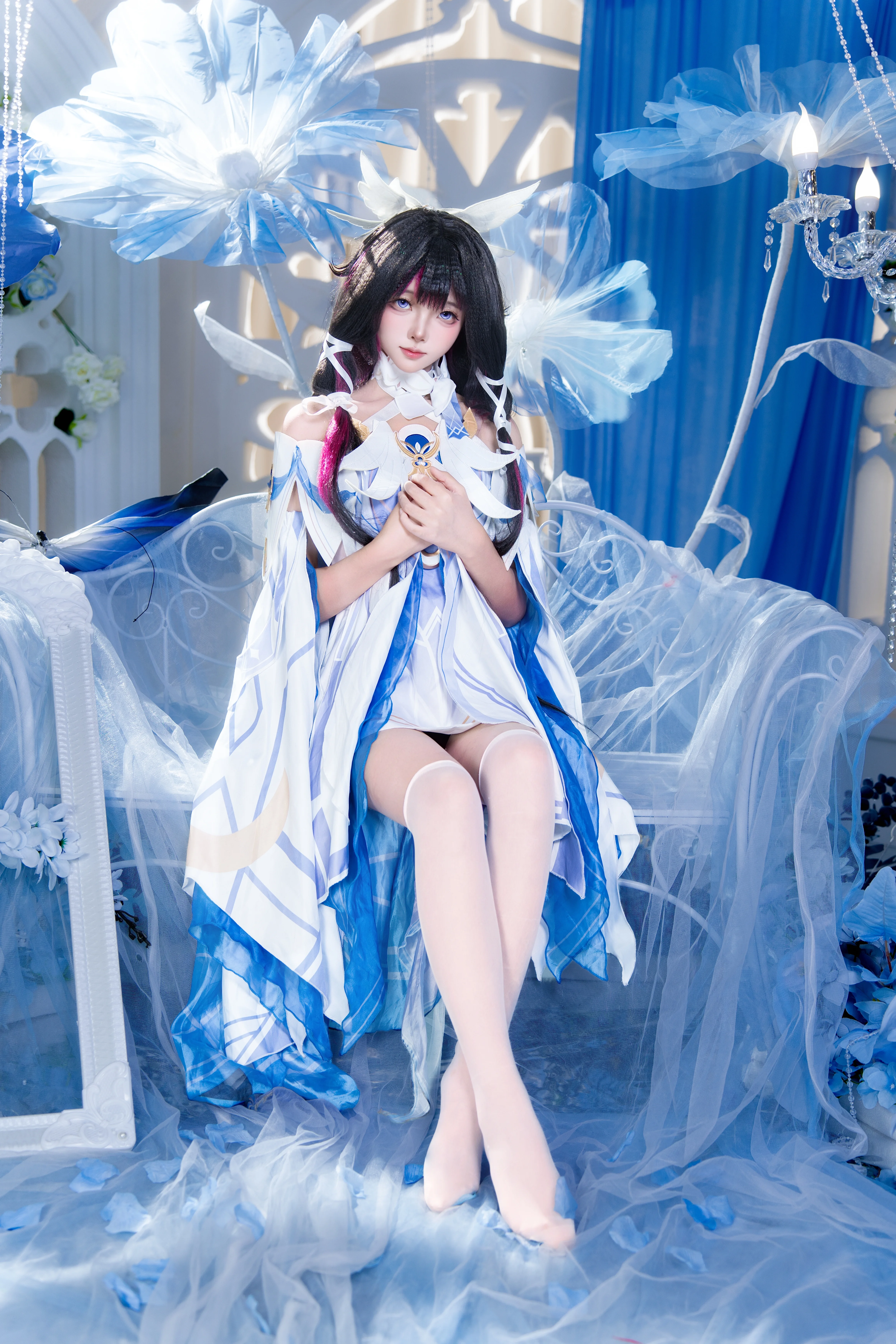 【コロンビーナ コスプレ】原神 ファデュイ「少女」の青と白が織りなす夢幻の瞬間