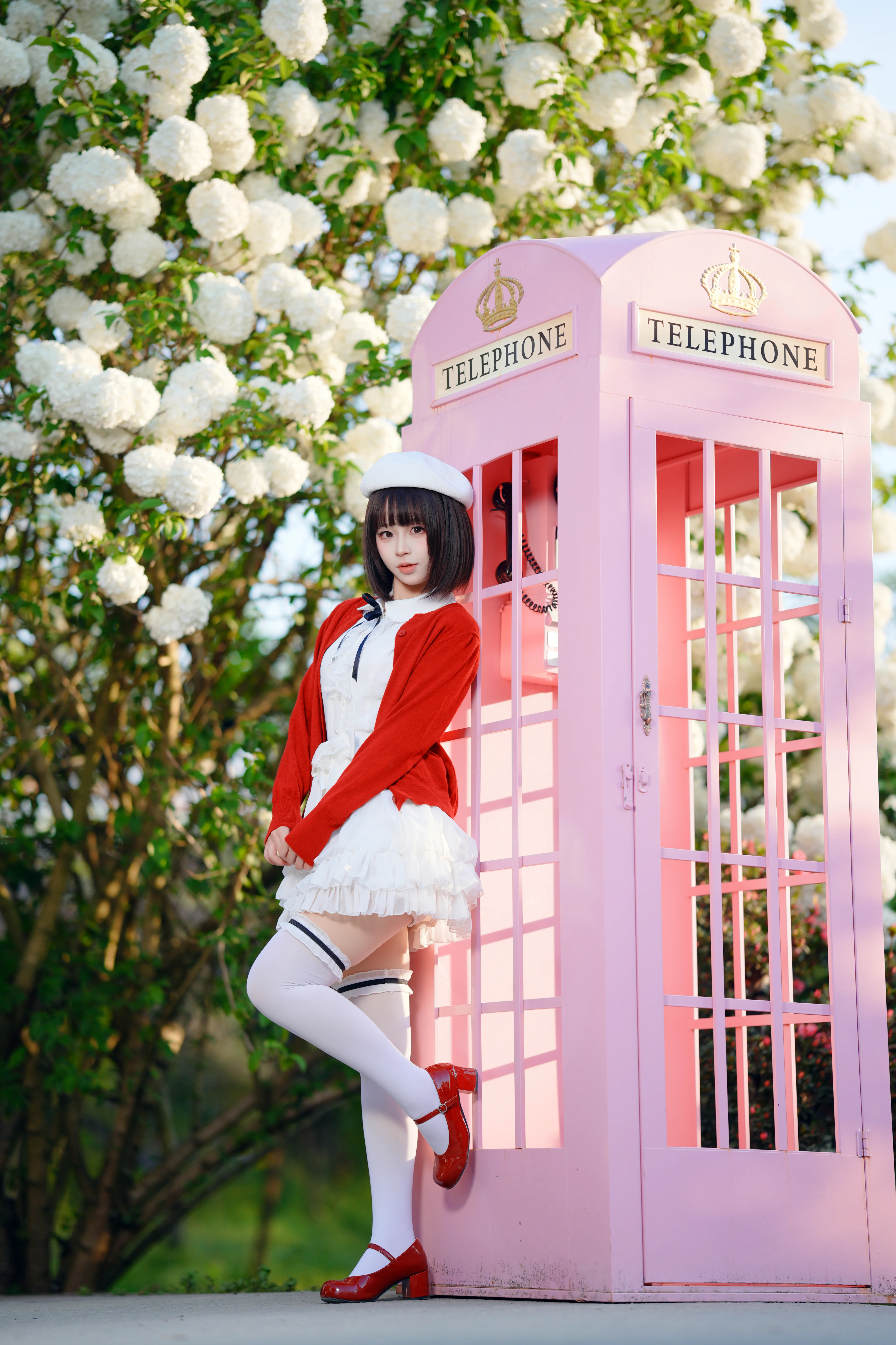 [Megumi Kato Cosplay] A Fairytale Moment in the Endless Summer Hydrangea Sea - Image 3