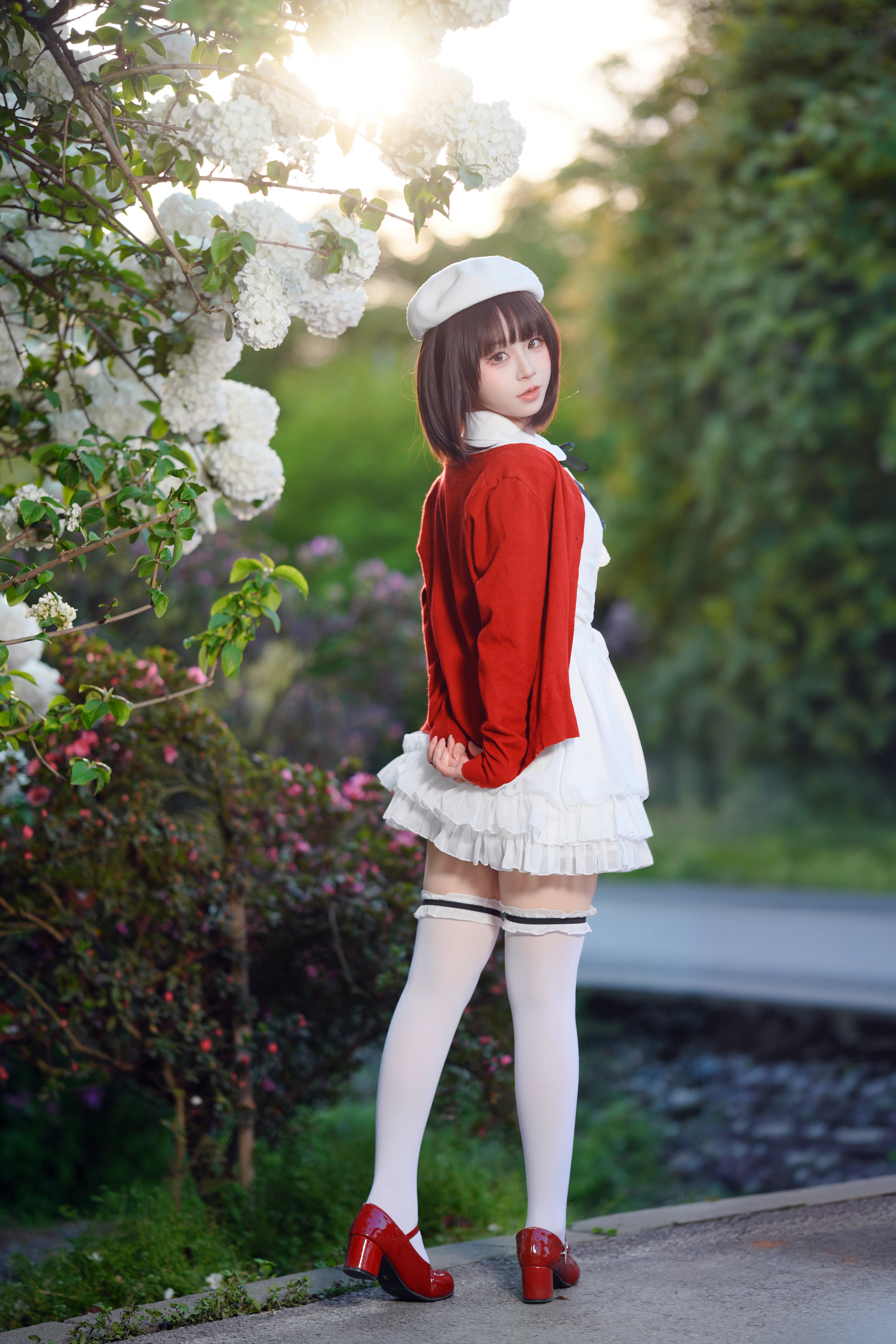 [Megumi Kato Cosplay] A Fairytale Moment in the Endless Summer Hydrangea Sea - Image 9