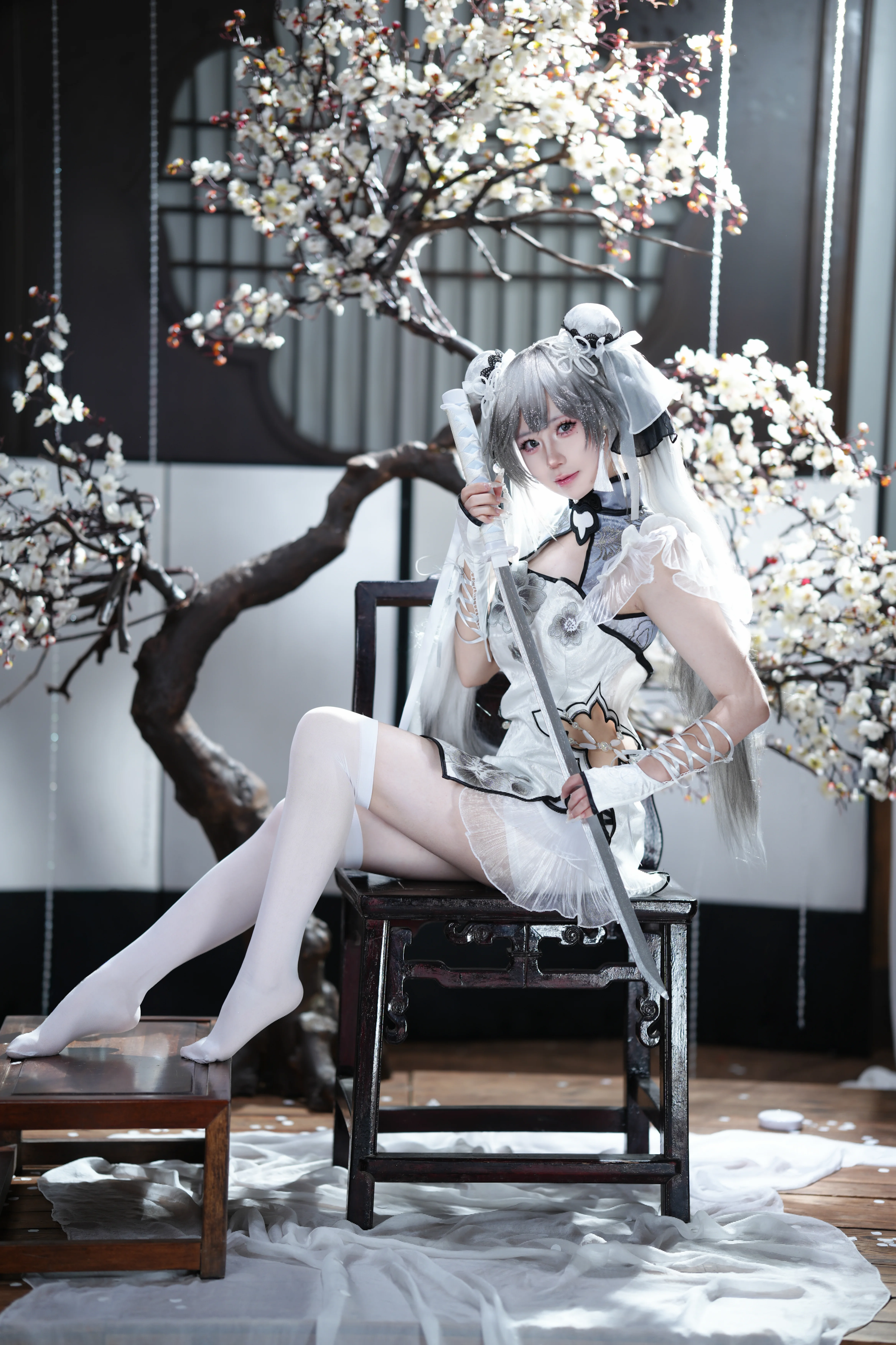 【殷紫萍cos】玉髓冰心，一襲白衣執扇而來 - 第 2 張