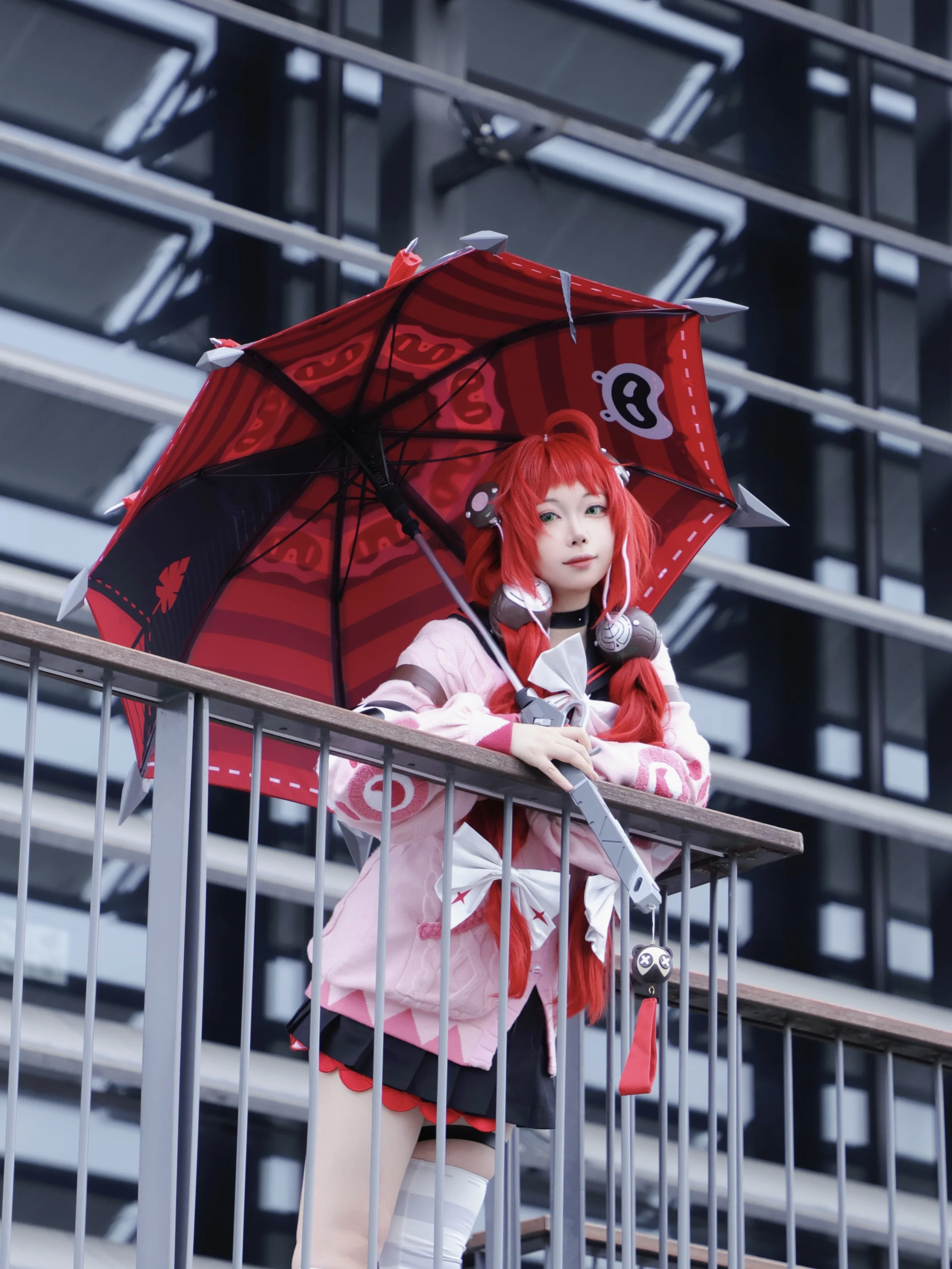 【浮波柚葉 コスプレ】ゼンレスゾーンゼロの超実用的な赤い傘、手にするだけで安心感が半端ない - 2 枚目