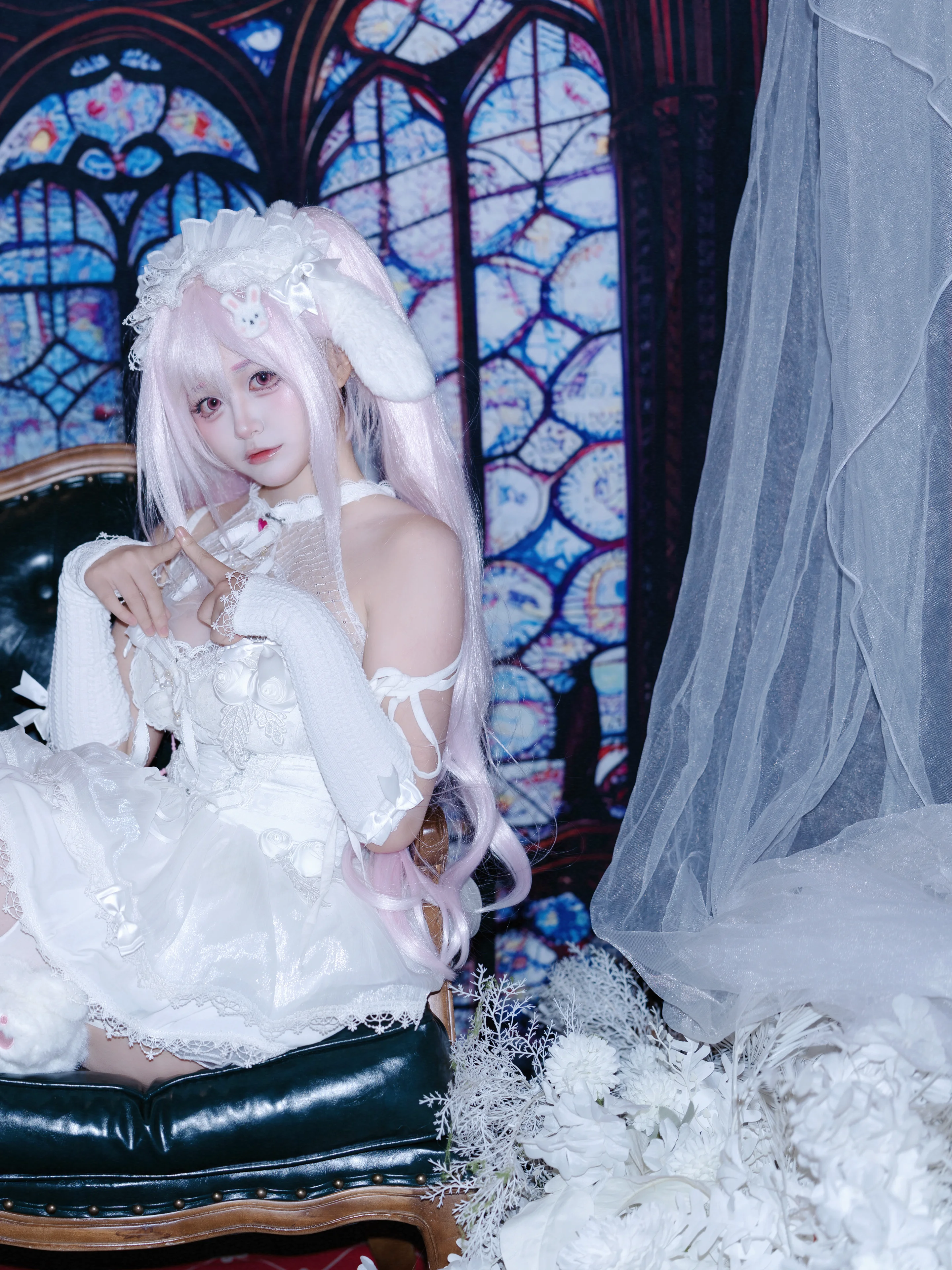 [Goddess of Victory: Nikke] The White Rabbit Princess in Front of the Dreamy Stained Glass Window