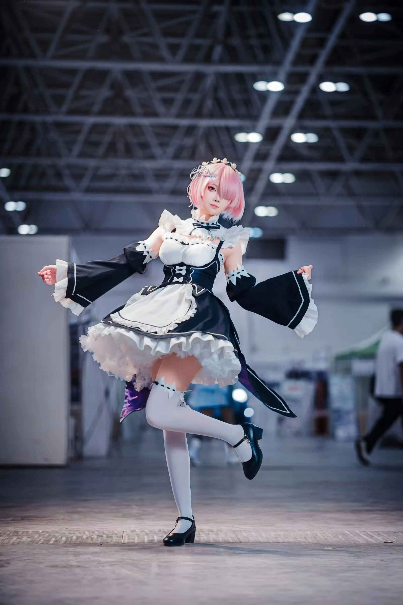 【蕾姆cos】从零开始的异世界生活里的漫展活力瞬间 - 第 2 张