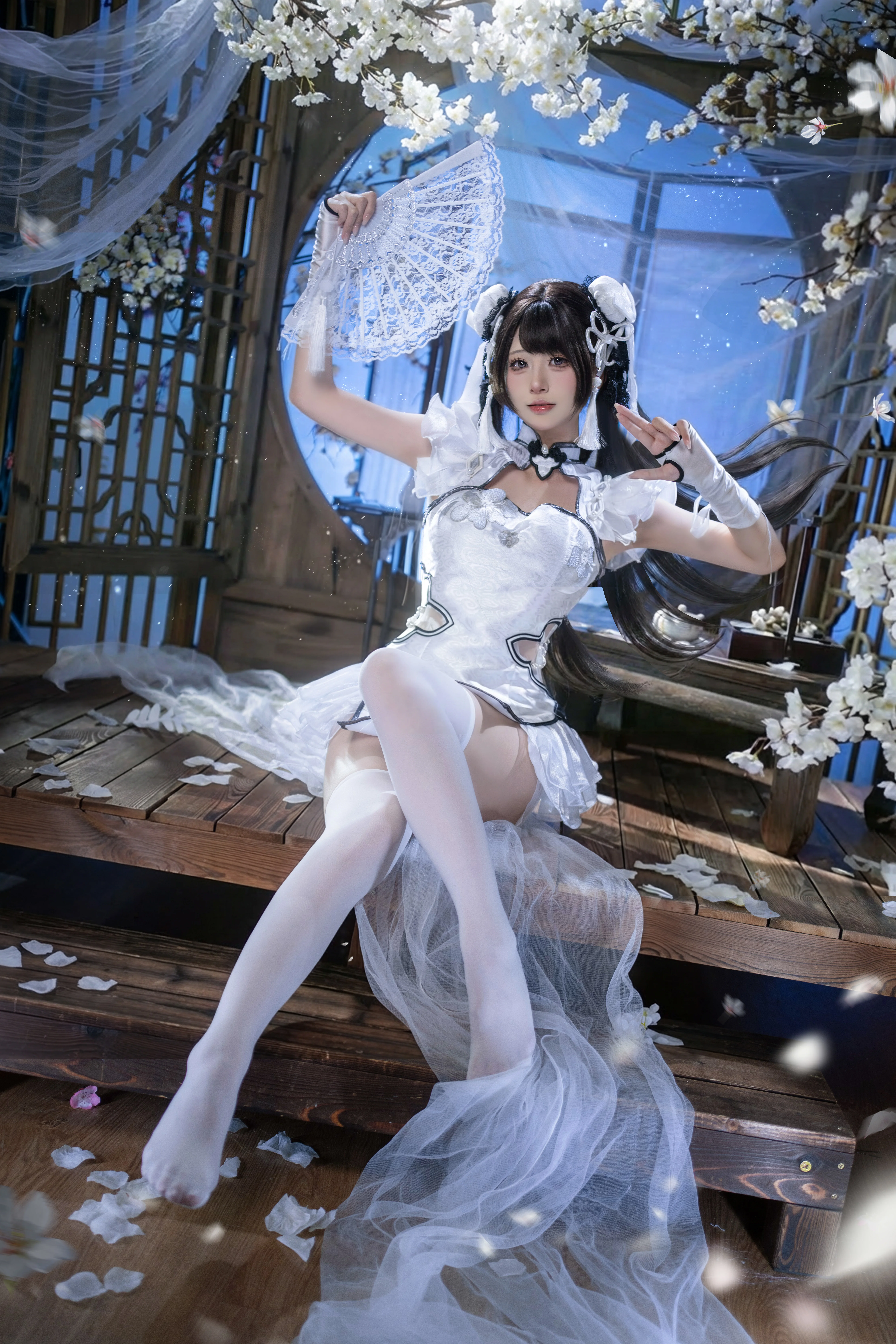 【殷紫萍cos】永劫无间玉髓冰心，持剑回眸的一瞬 - 第 1 张