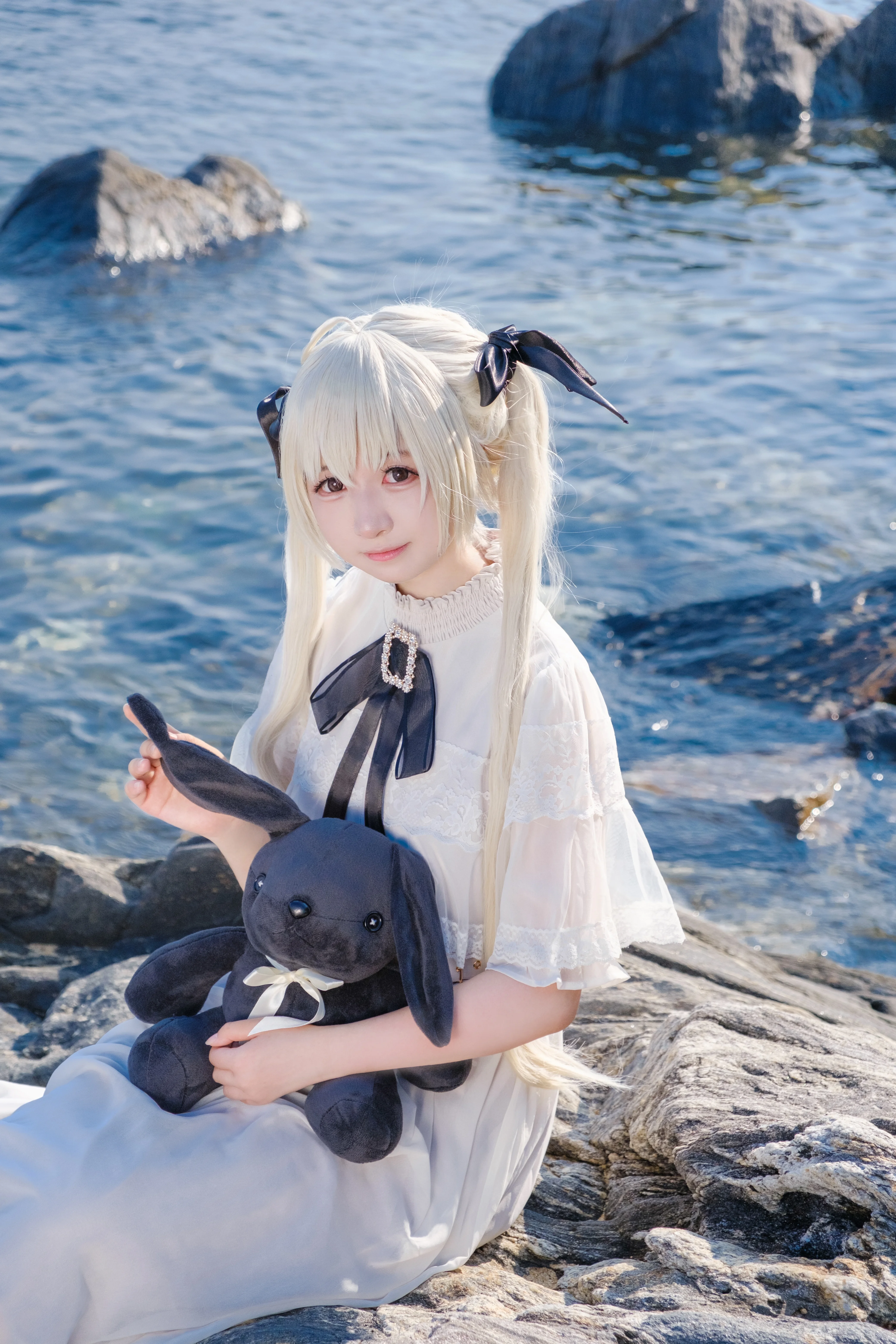 【春日野穹cos】緣分的天空海邊正片，黑兔與白裙的夏日回憶