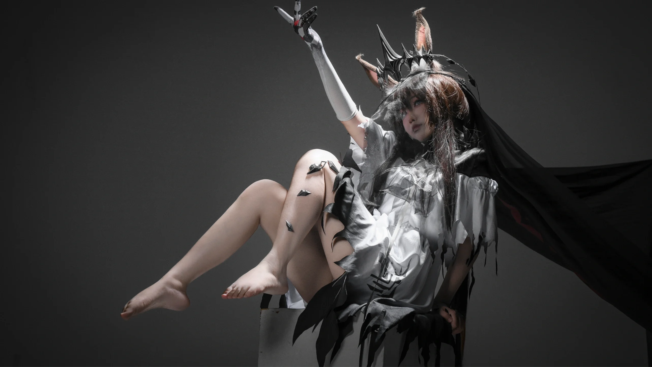 【阿米婭cos】魔王形態的兔兔，暗黑與聖潔的碰撞 - 第 9 張