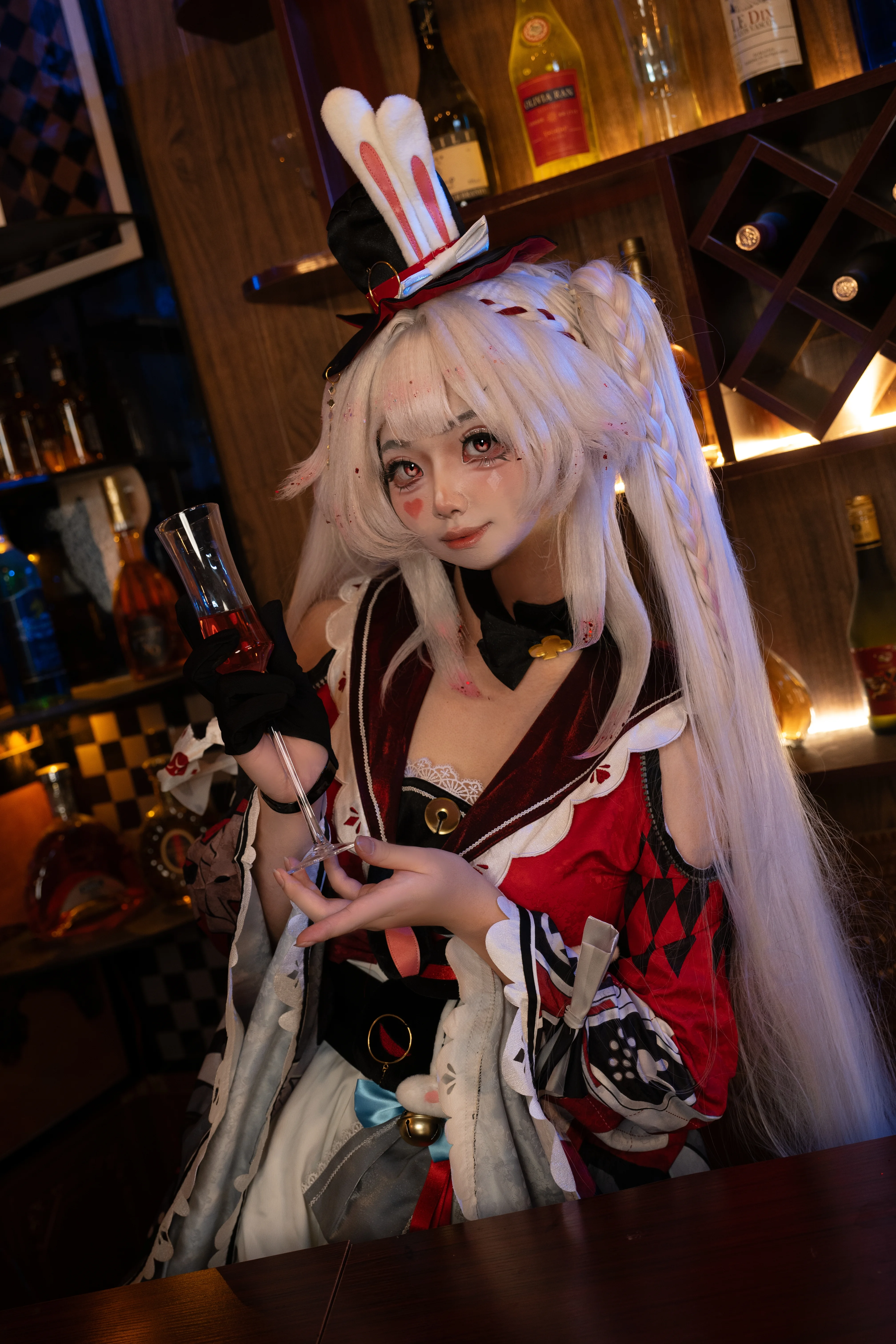 【花火 コスプレ】崩壊：スターレイルのバーで、お茶目な小狐になってみる