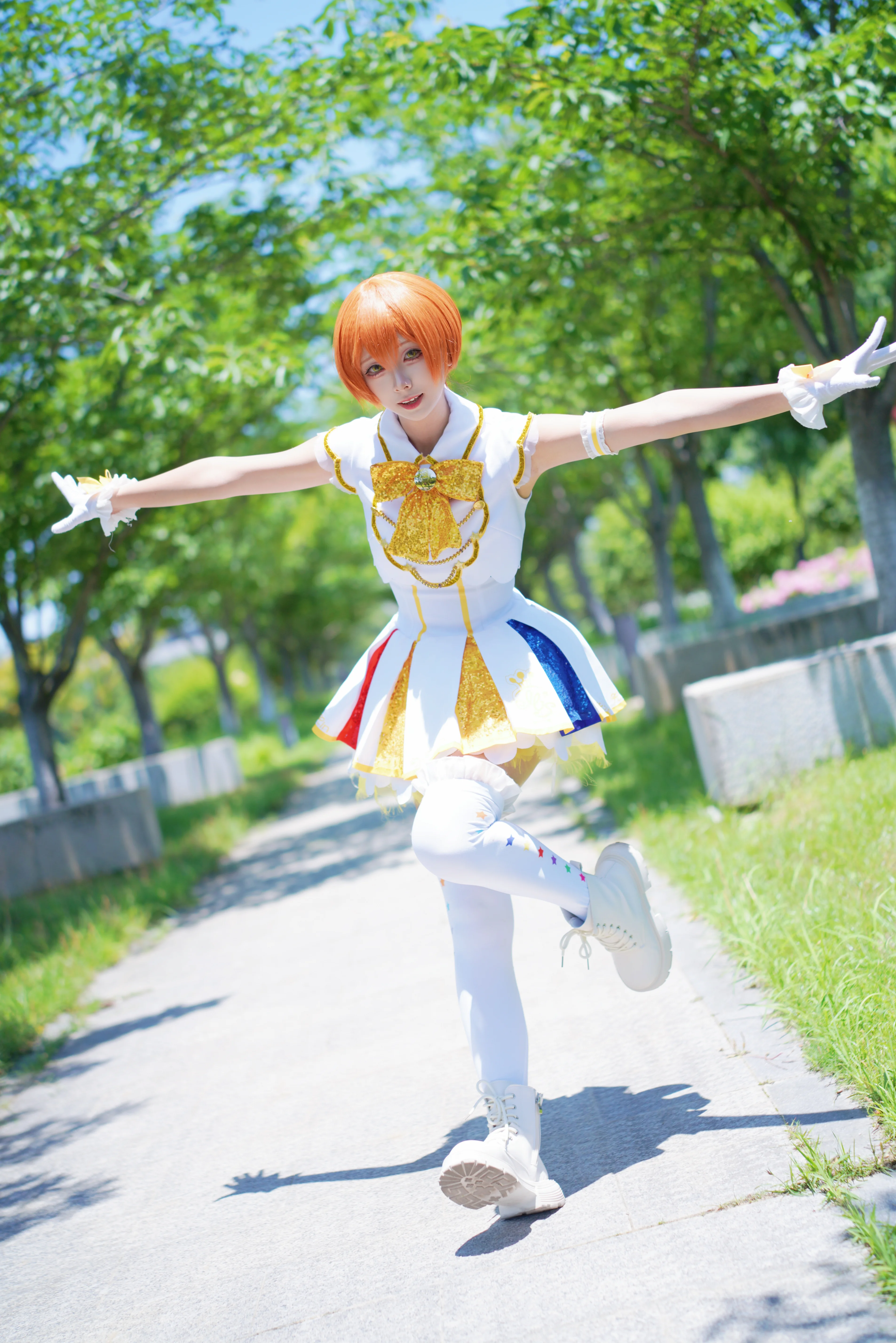 【星空凛cos】LoveLive里的小偶像与F1赛车动作的奇妙跨界 - 第 2 张