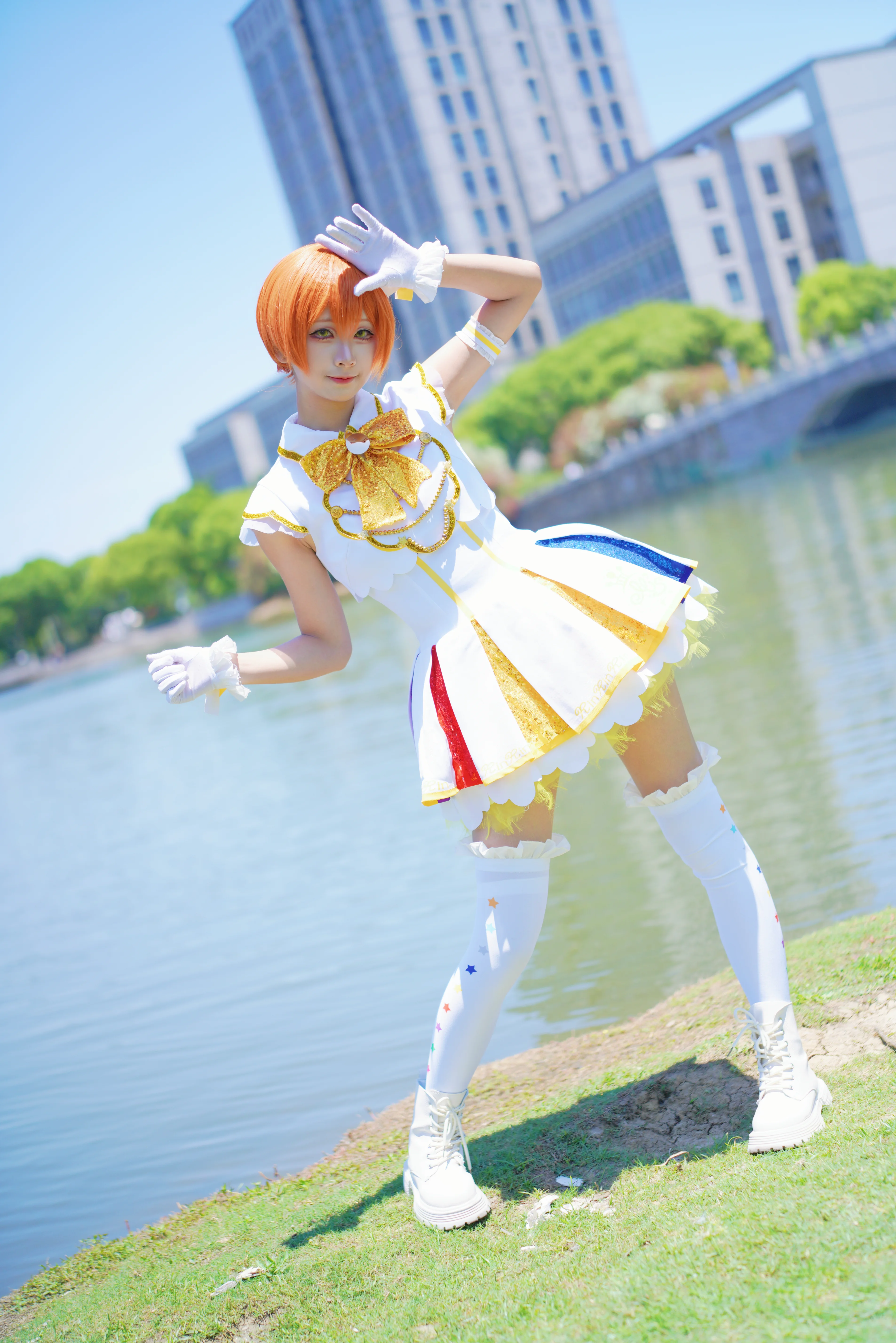 【星空凛cos】LoveLive里的小偶像与F1赛车动作的奇妙跨界 - 第 3 张