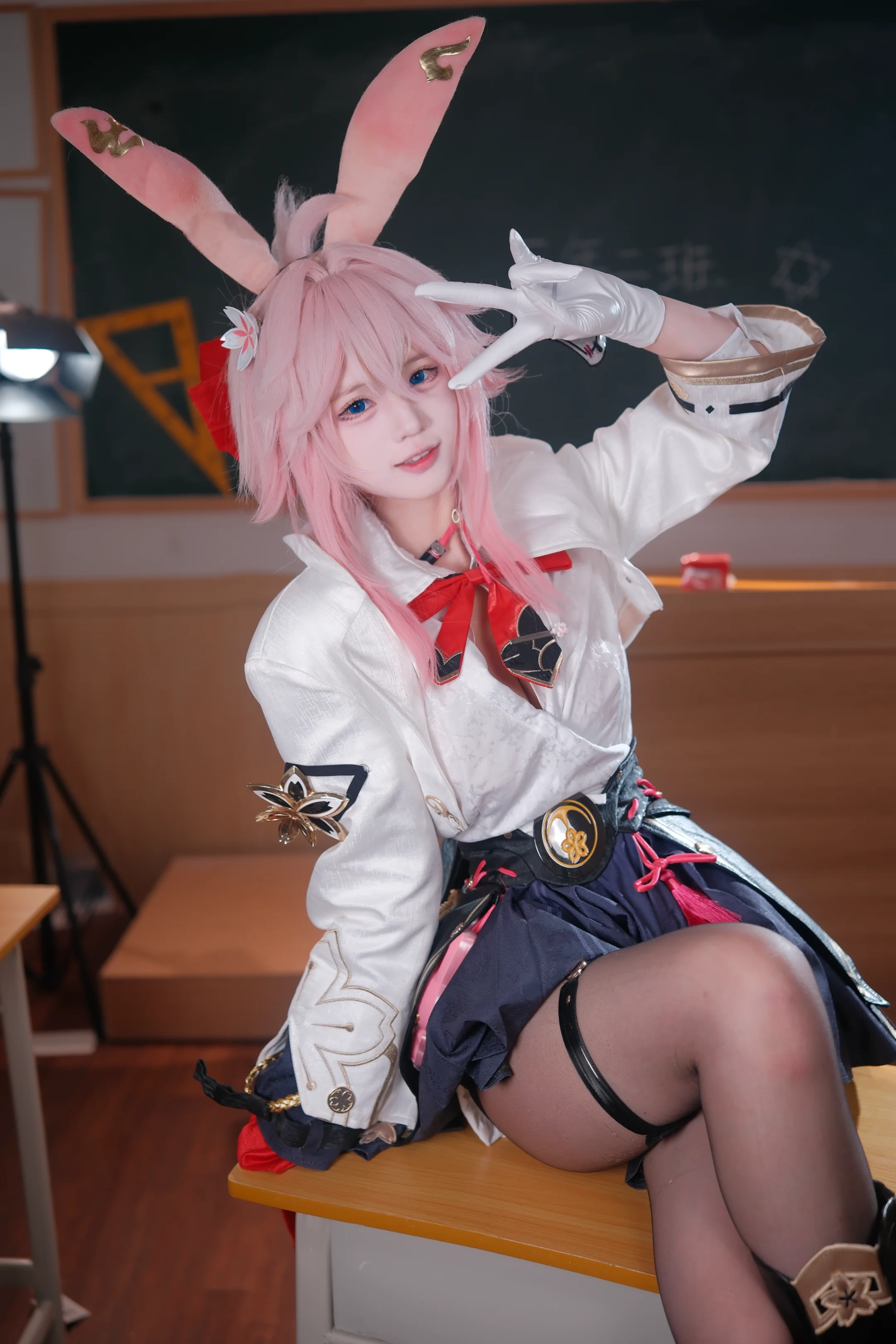 [Evanescia cosplay] The Agile Swordsman in Honkai: Star Rail, the Pink-Haired Girl in the Classroom