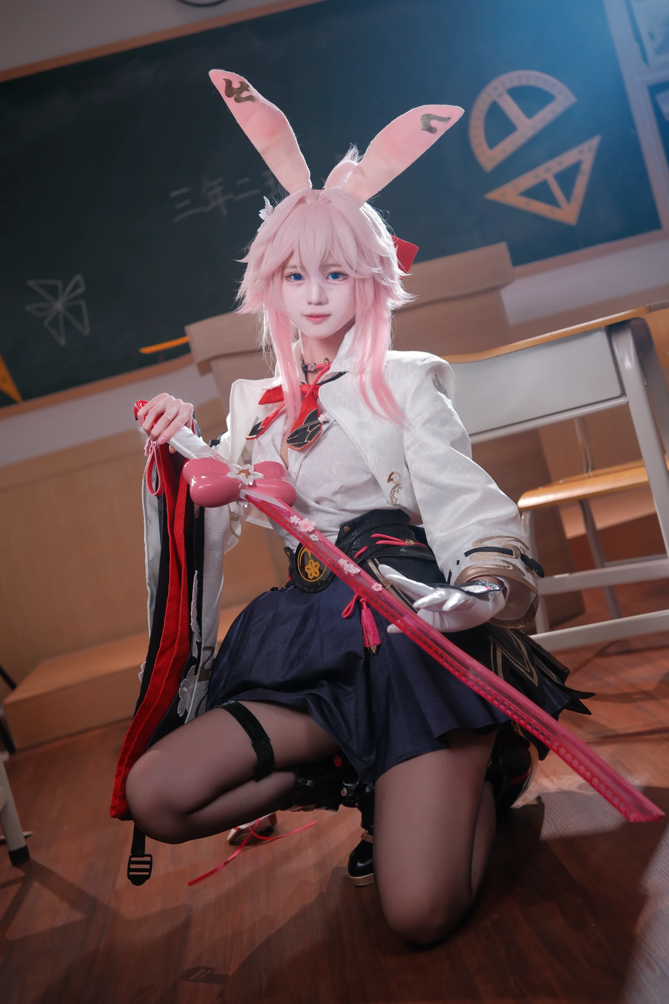 [Evanescia cosplay] The Agile Swordsman in Honkai: Star Rail, the Pink-Haired Girl in the Classroom - Image 3