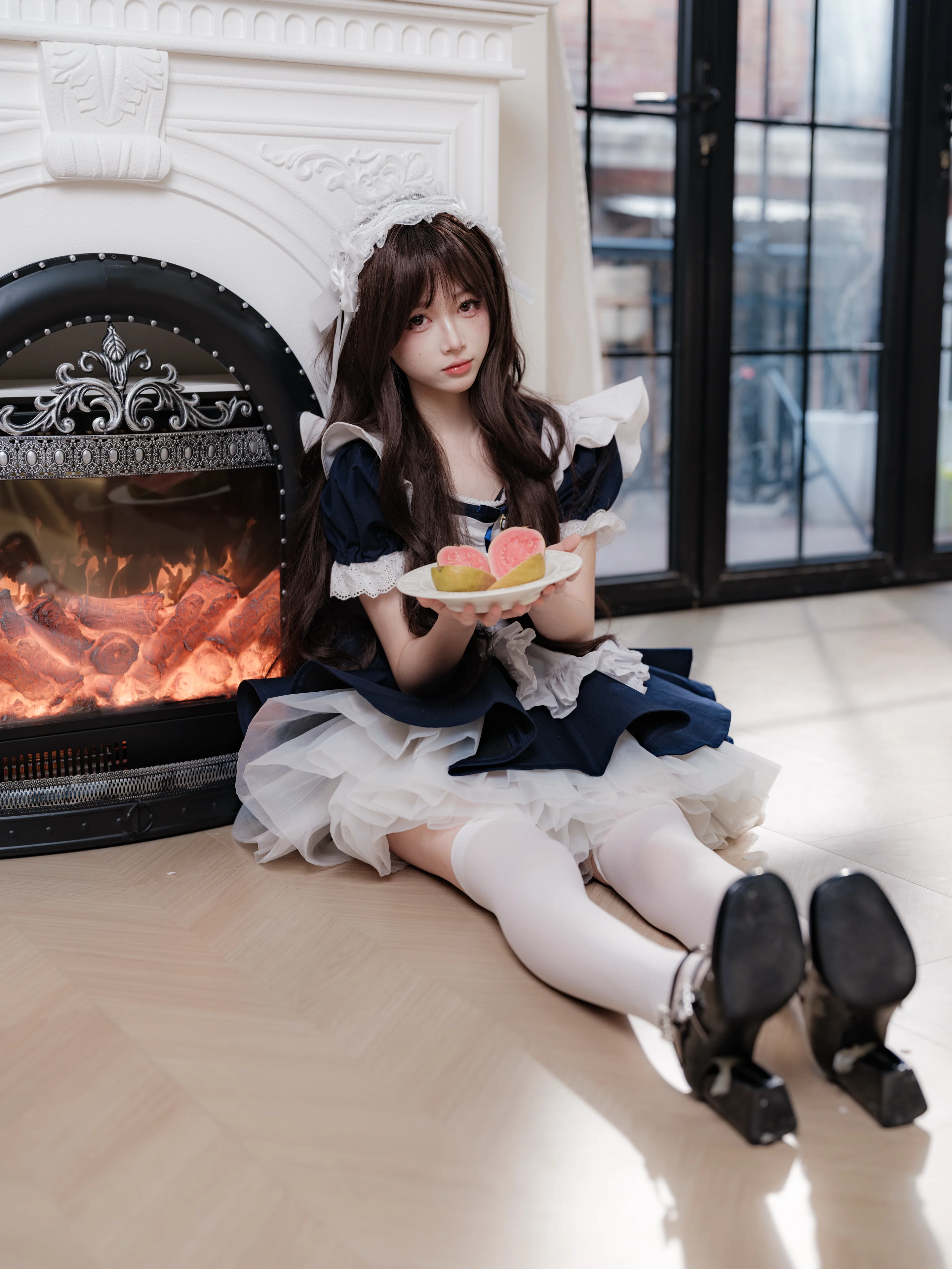 温かい午後、メイド服コーデで綴る静謐なひととき - 3 枚目