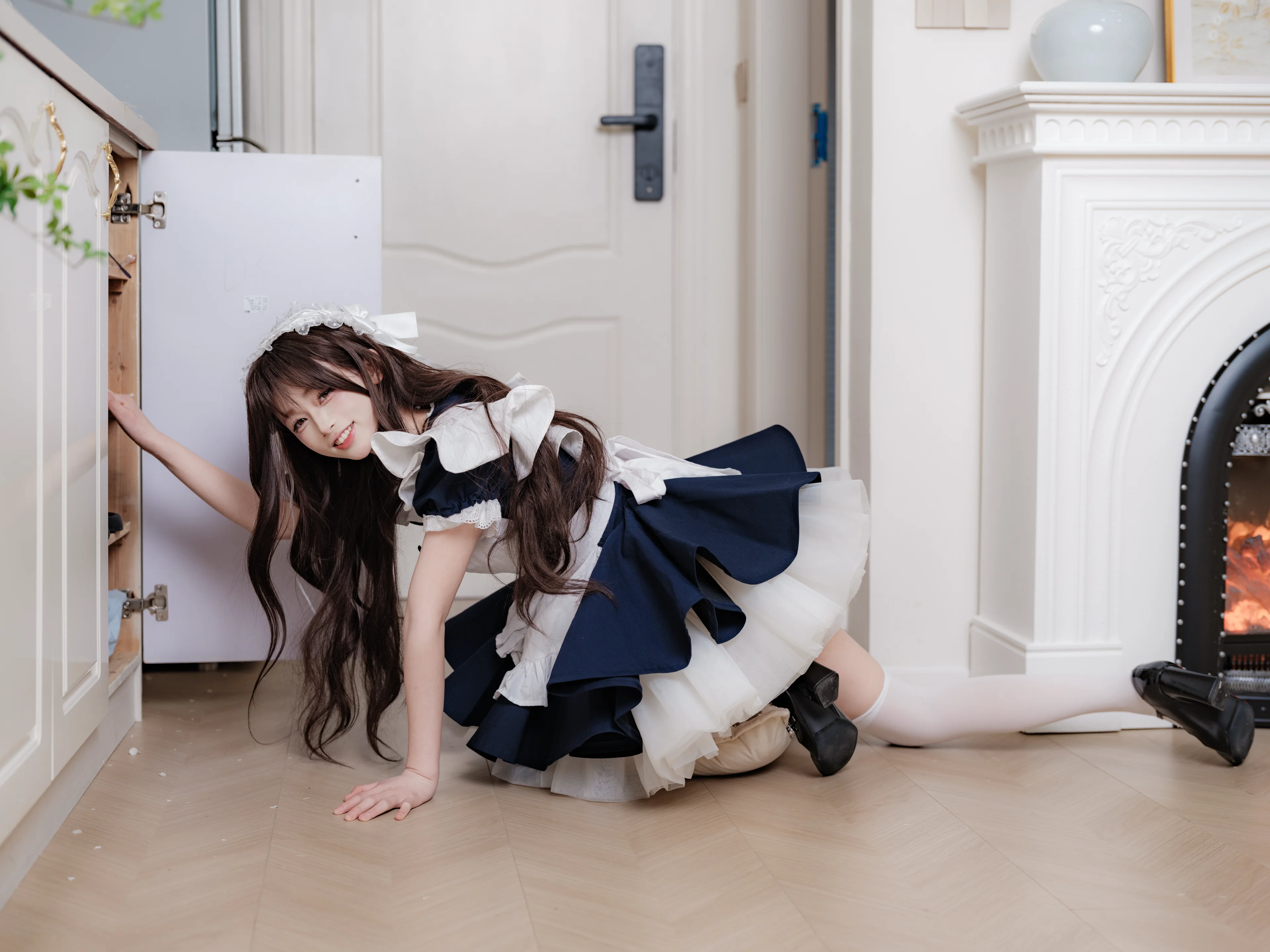 温かい午後、メイド服コーデで綴る静謐なひととき - 6 枚目