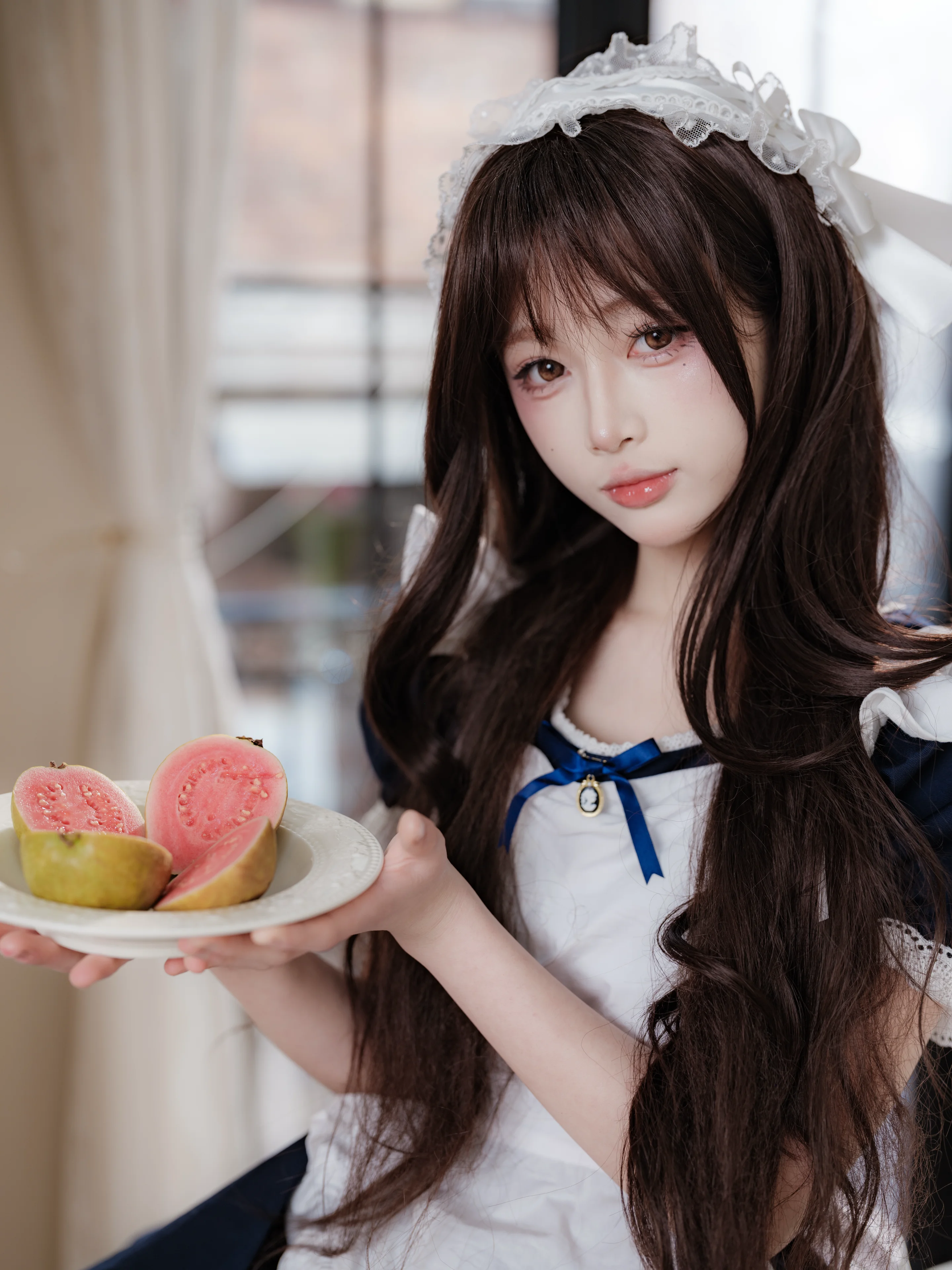 温かい午後、メイド服コーデで綴る静謐なひととき - 8 枚目