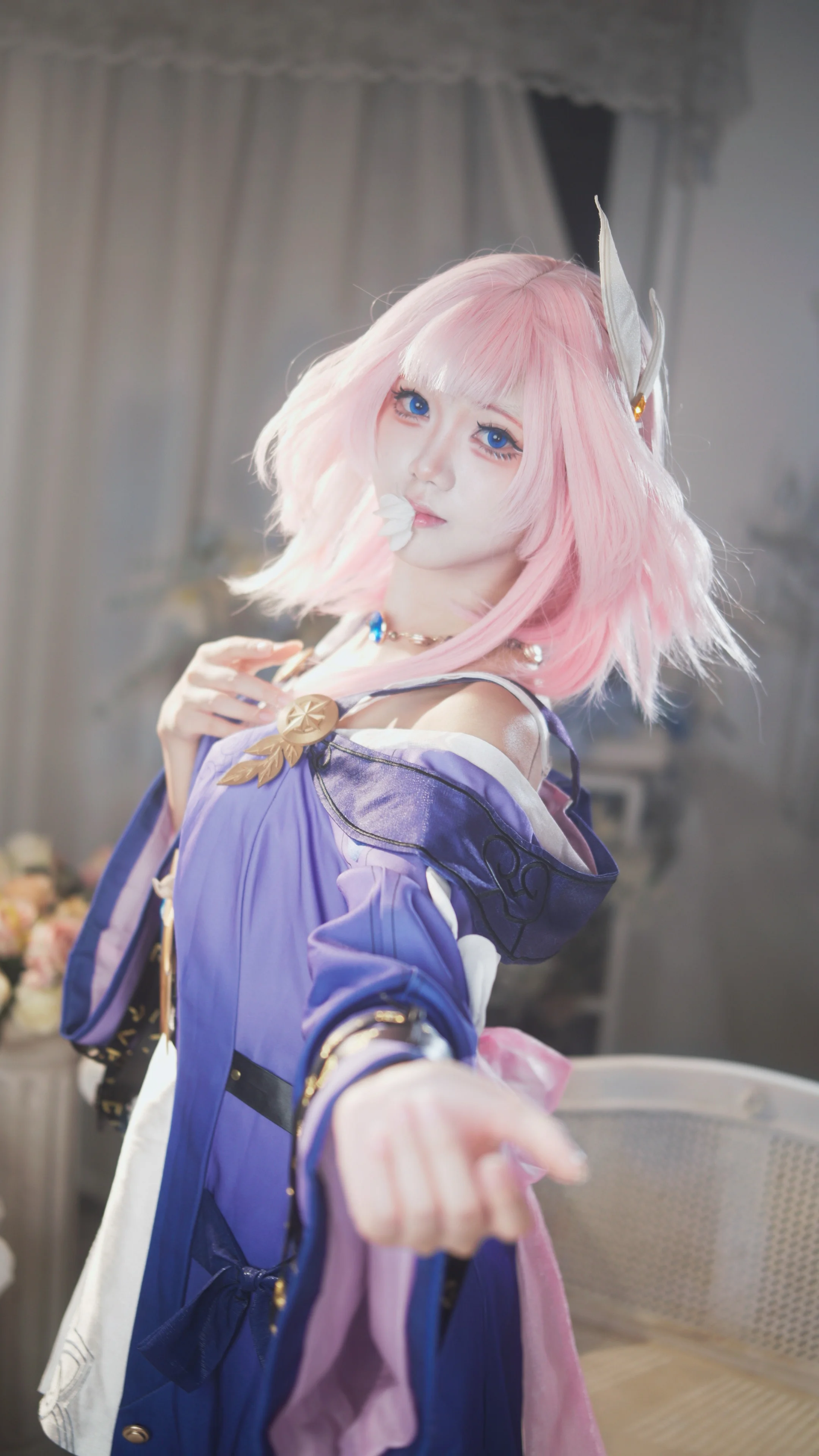 【昔漣cos】崩壞星穹鐵道里的粉發少女