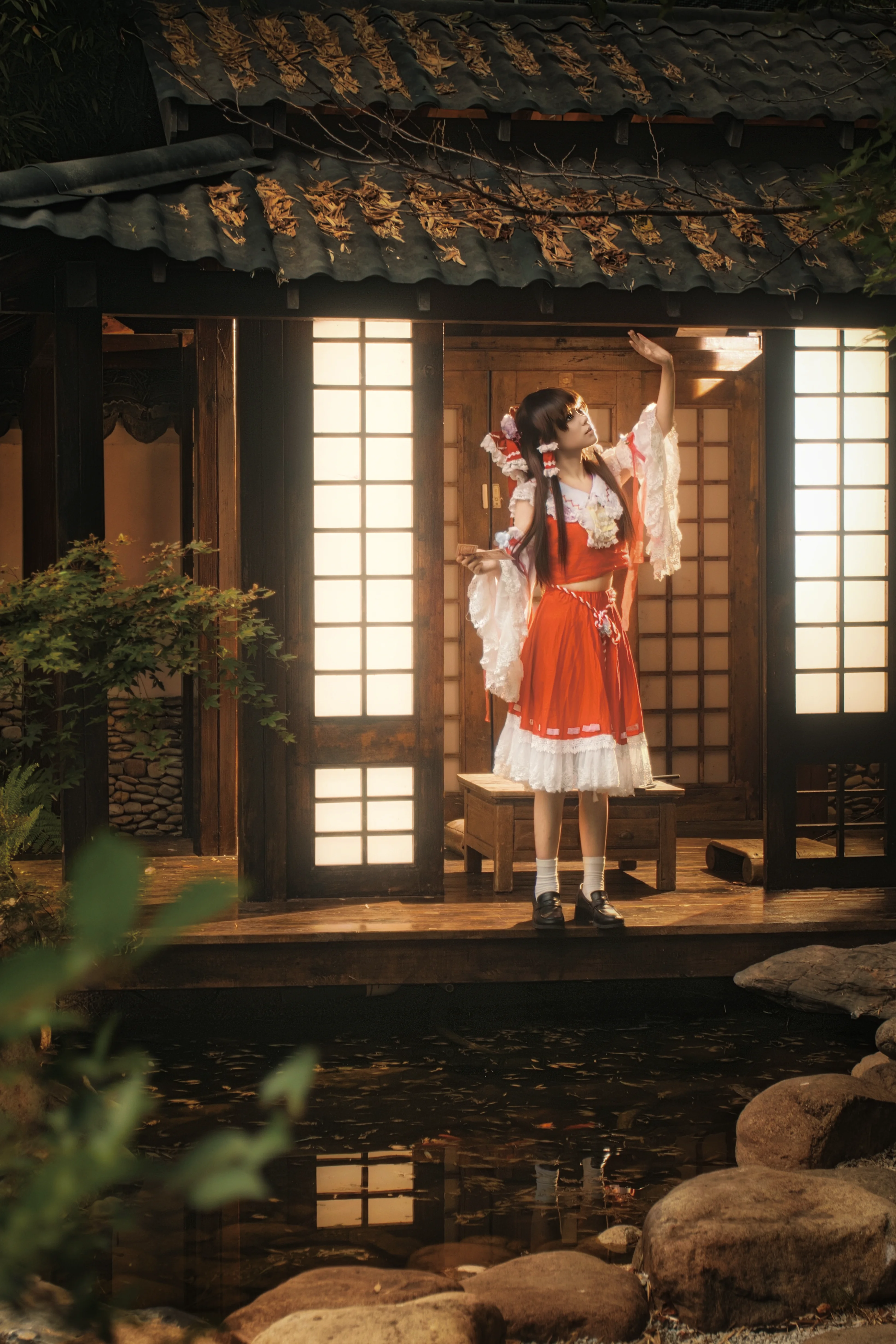 【博丽灵梦cos】在东方project的幻想世界里，想逃避日常的琐事 - 第 10 张