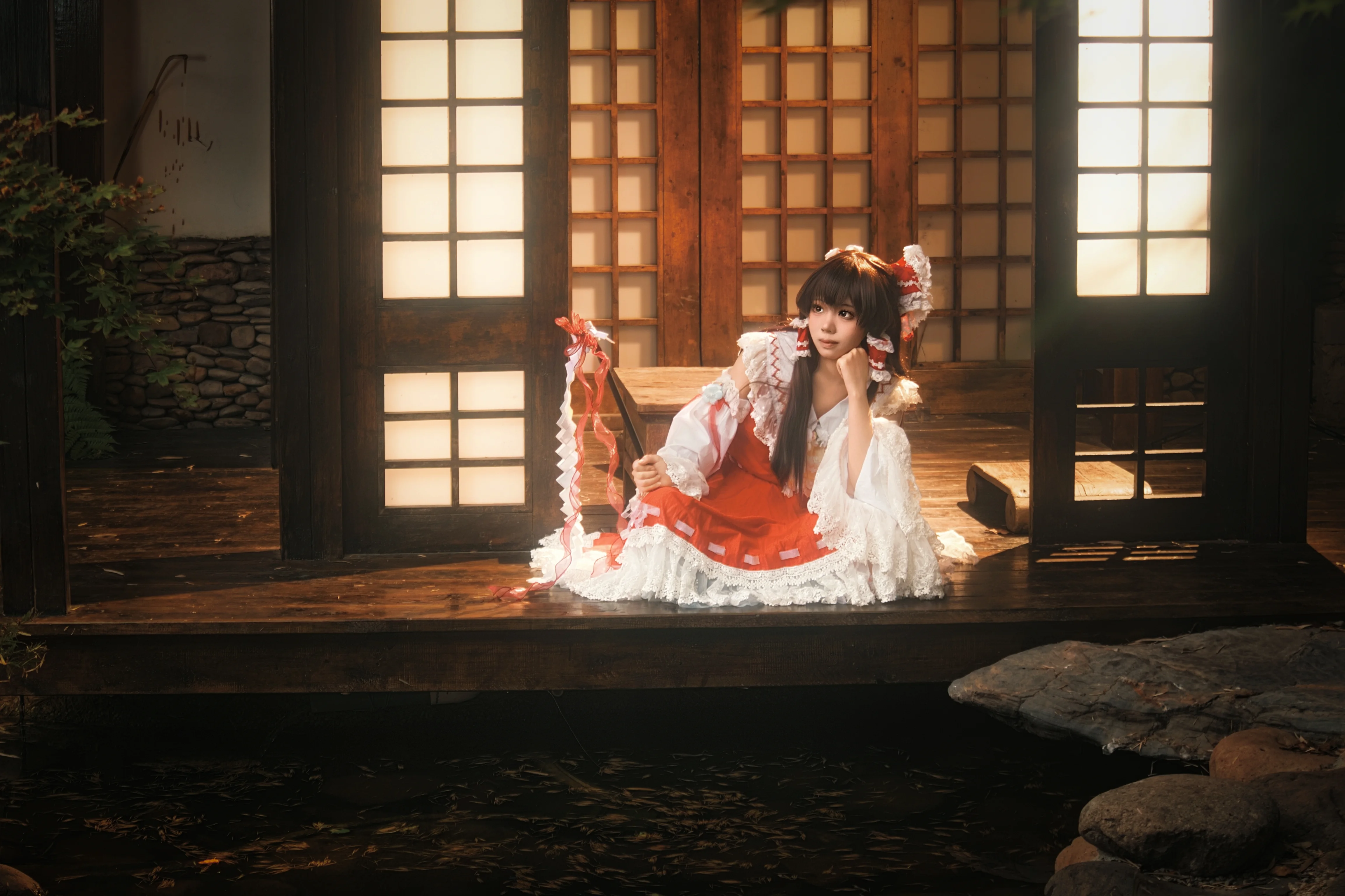 【博丽灵梦cos】在东方project的幻想世界里，想逃避日常的琐事 - 第 3 张