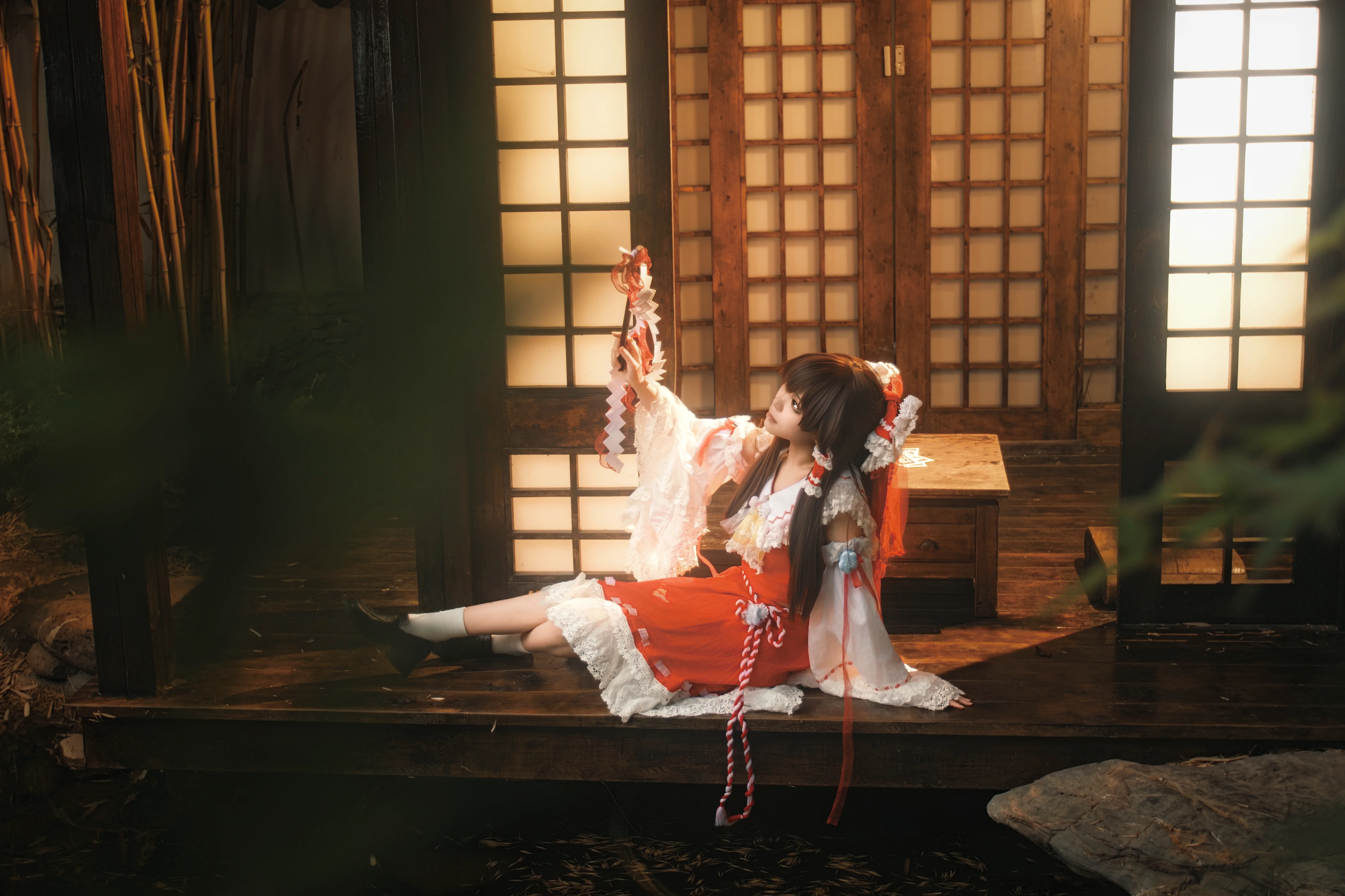 【博丽灵梦cos】在东方project的幻想世界里，想逃避日常的琐事 - 第 6 张