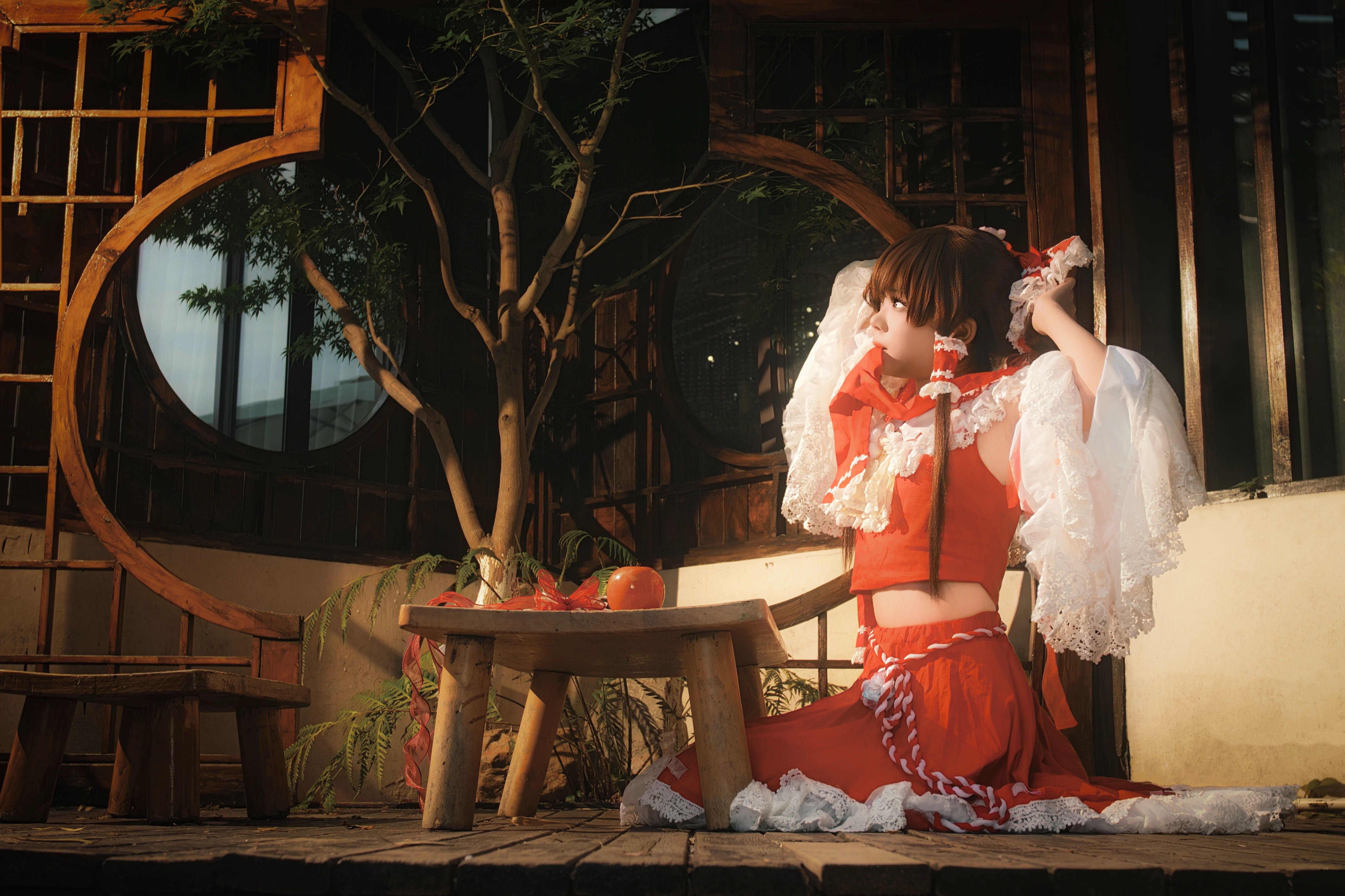 【博丽灵梦cos】在东方project的幻想世界里，想逃避日常的琐事 - 第 8 张