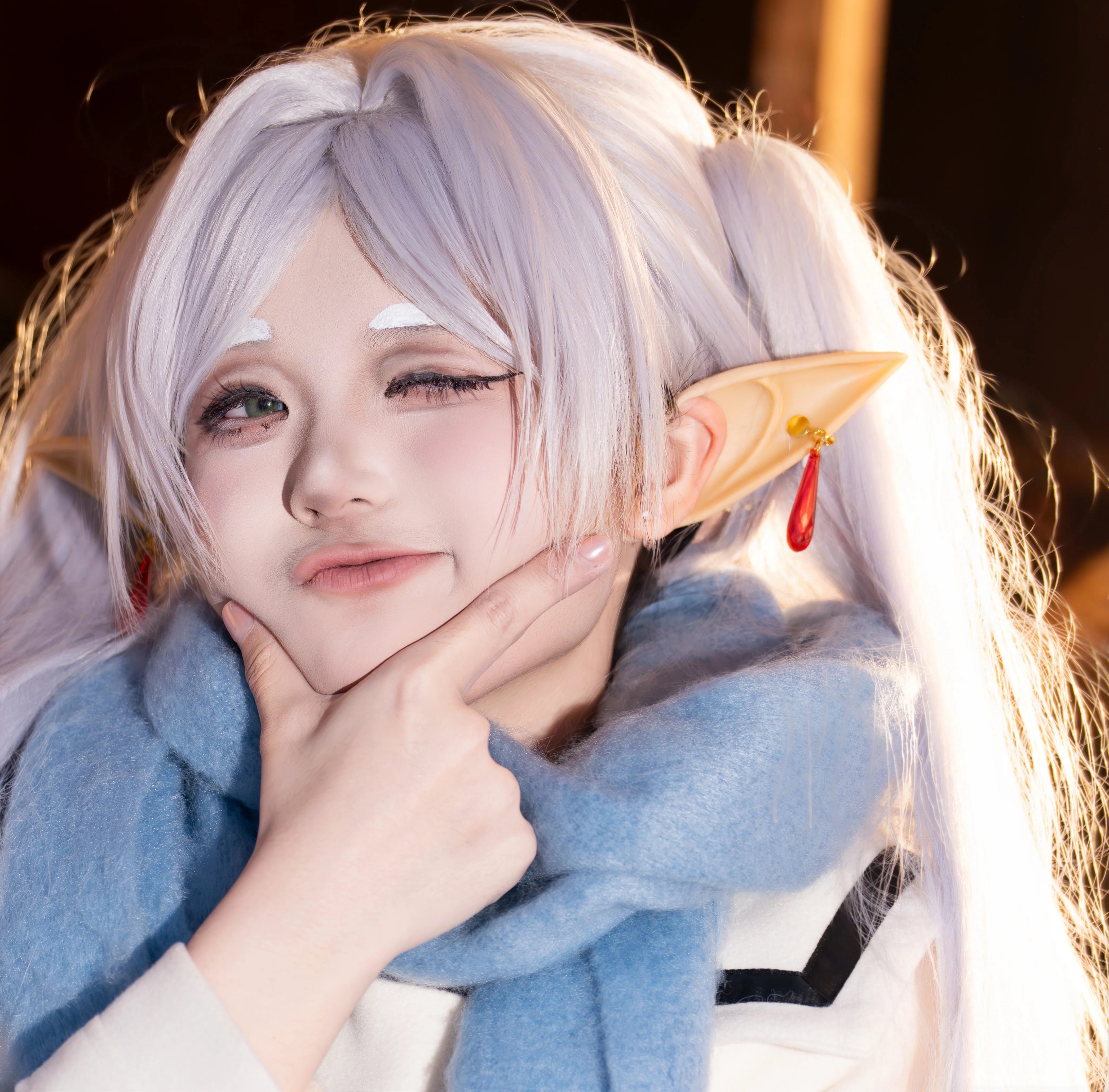 【フリーレン コスプレ】葬送のフリーレン、雪夜の激かわな眠気 - 4 枚目