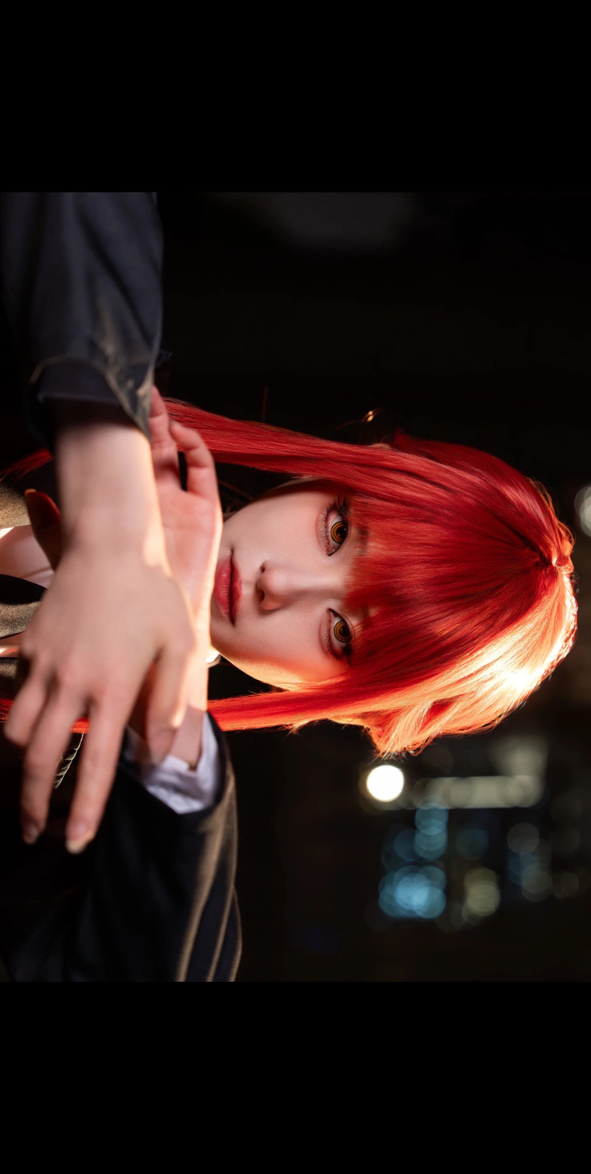 【マキマのコスプレ】横画面推奨！チェンソーマン「支配の悪魔」の圧倒的な圧迫感を再現 - 2 枚目