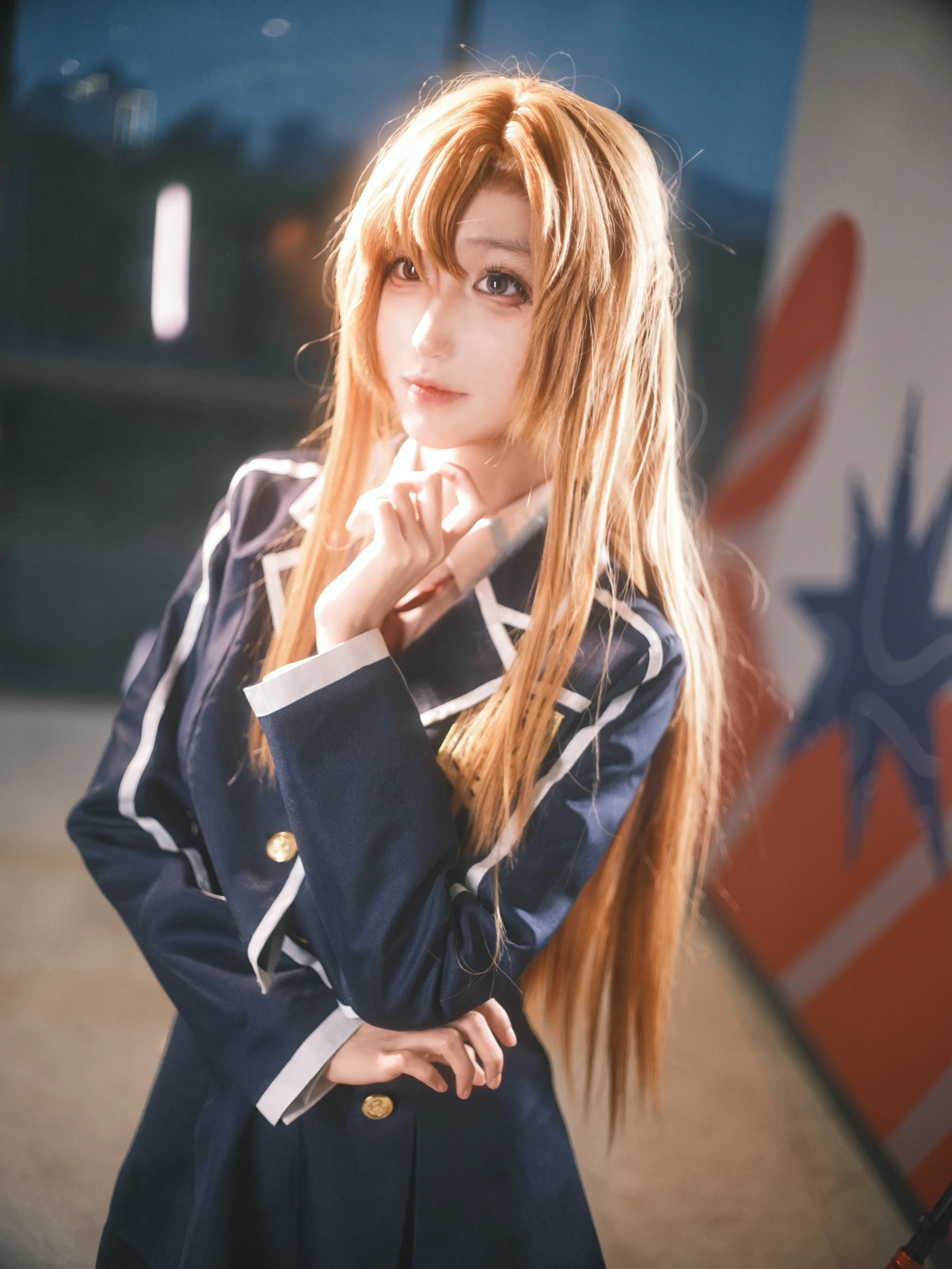 【アスナ コスプレ】ソードアート・オンラインの制服に身を包み、結城明日奈の学園生活をもう一度 - 1 枚目
