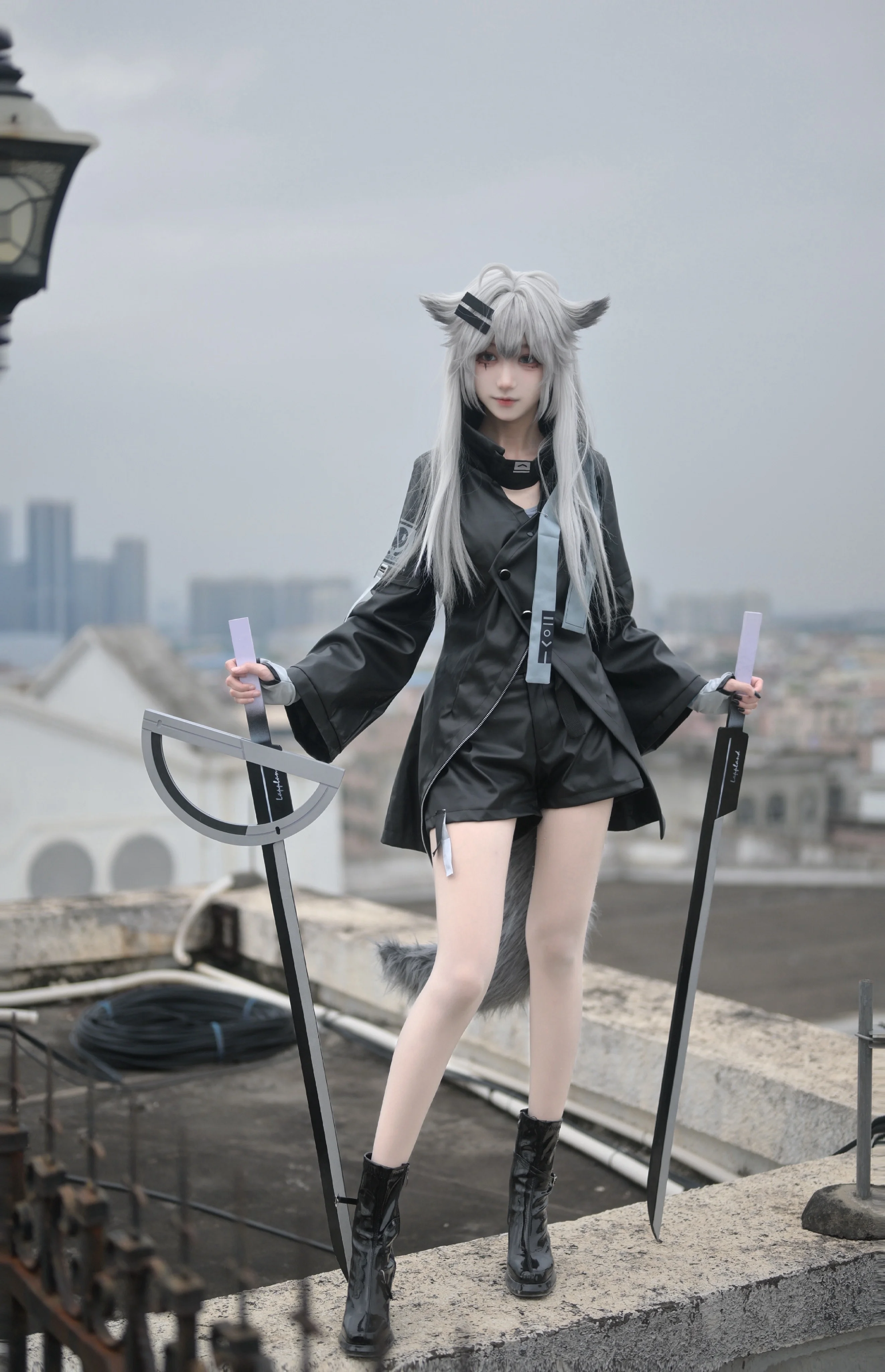 【拉普兰德cos】明日方舟六周年，灰狼的都市漫游 - 第 3 张
