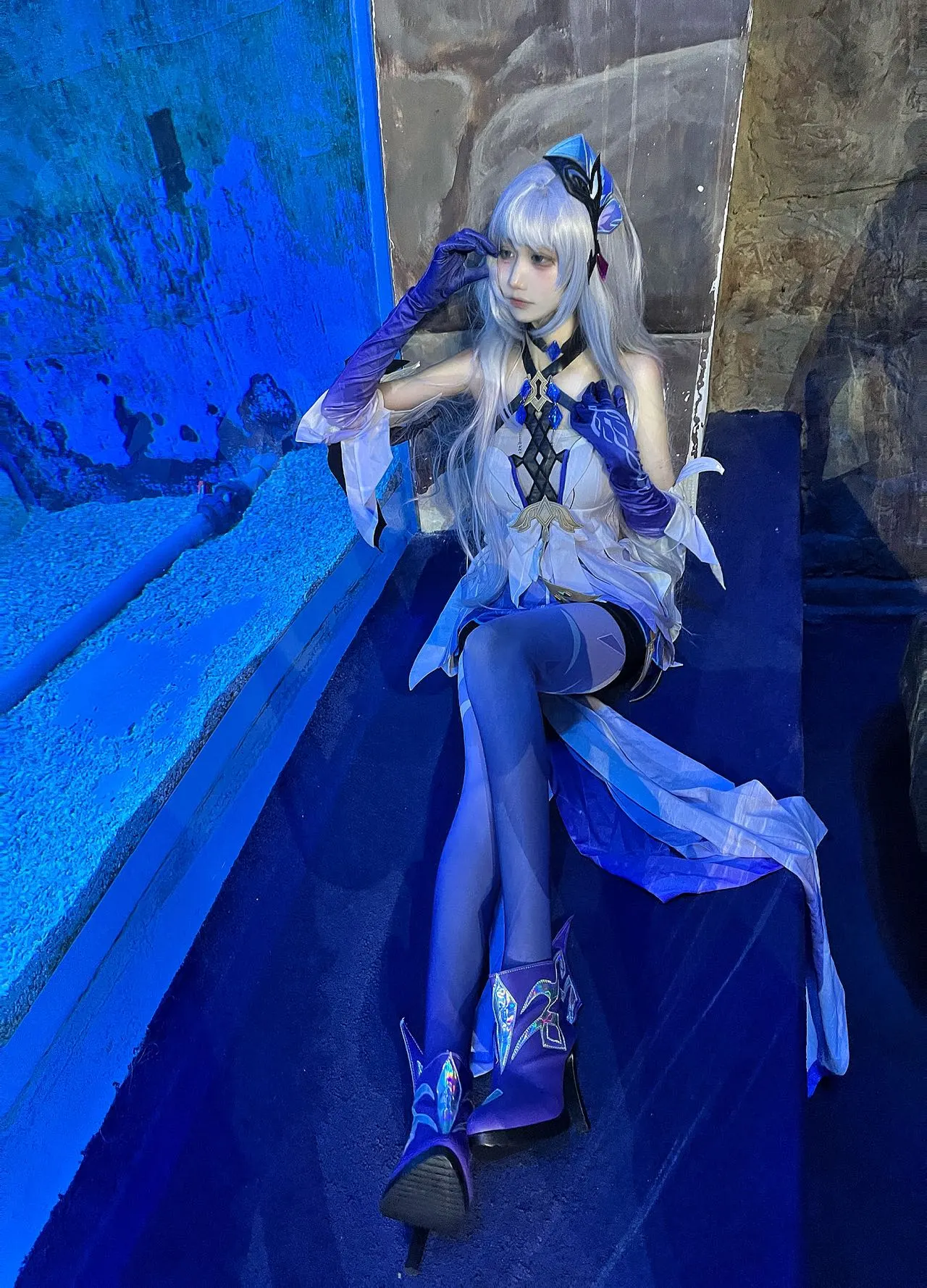 【スカーク コスプレ】青き夢幻へ潜入、水族館でエモい空気感を演出 - 5 枚目