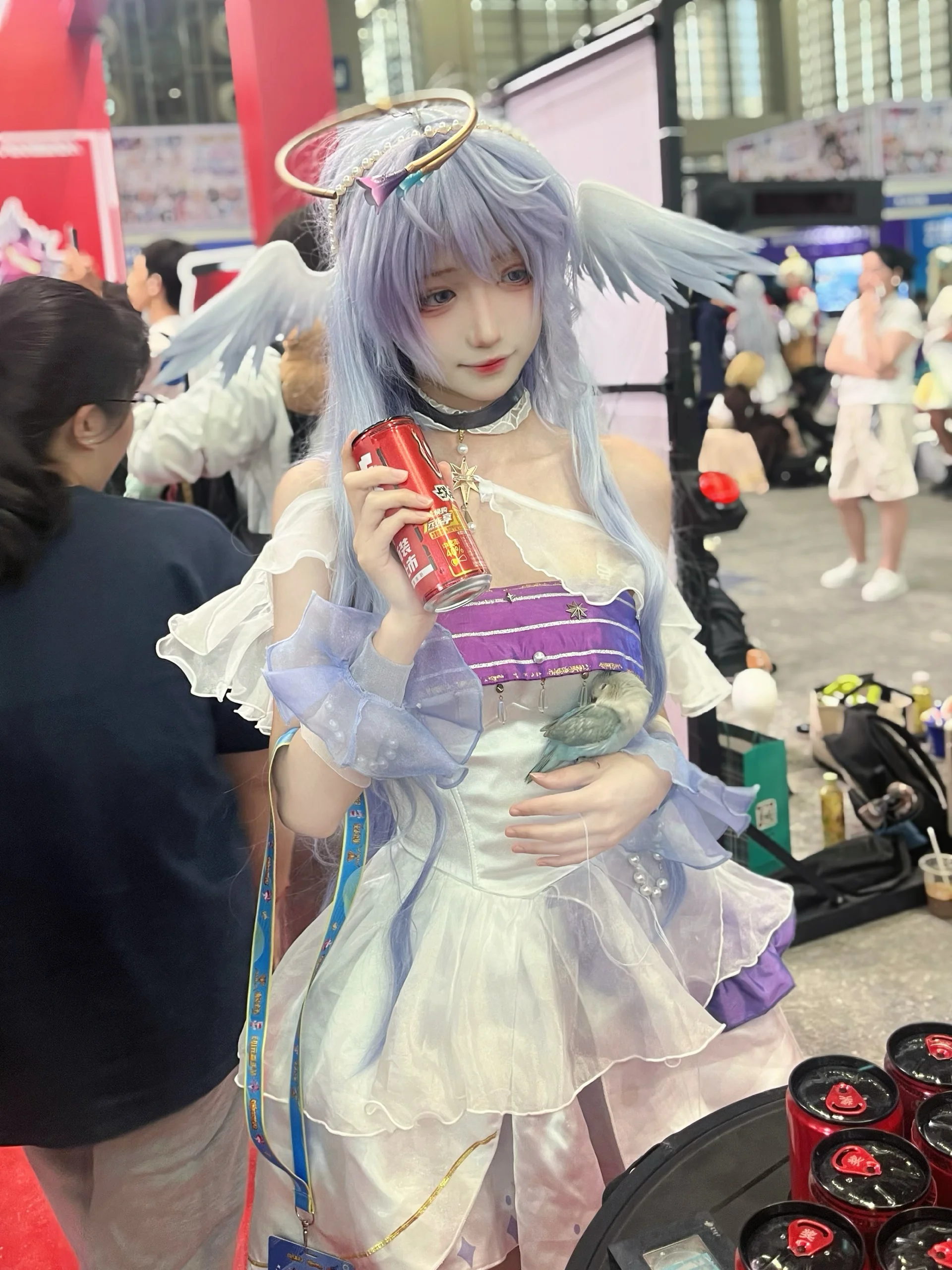 【知更鳥cos】戰馬能量補給站，換上羽毛裝來充電 - 第 4 張
