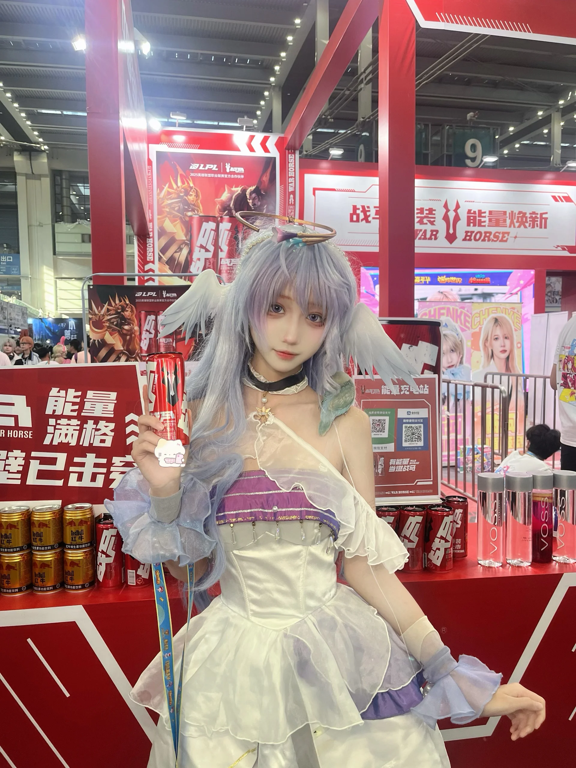 【知更鳥cos】戰馬能量補給站，換上羽毛裝來充電 - 第 5 張