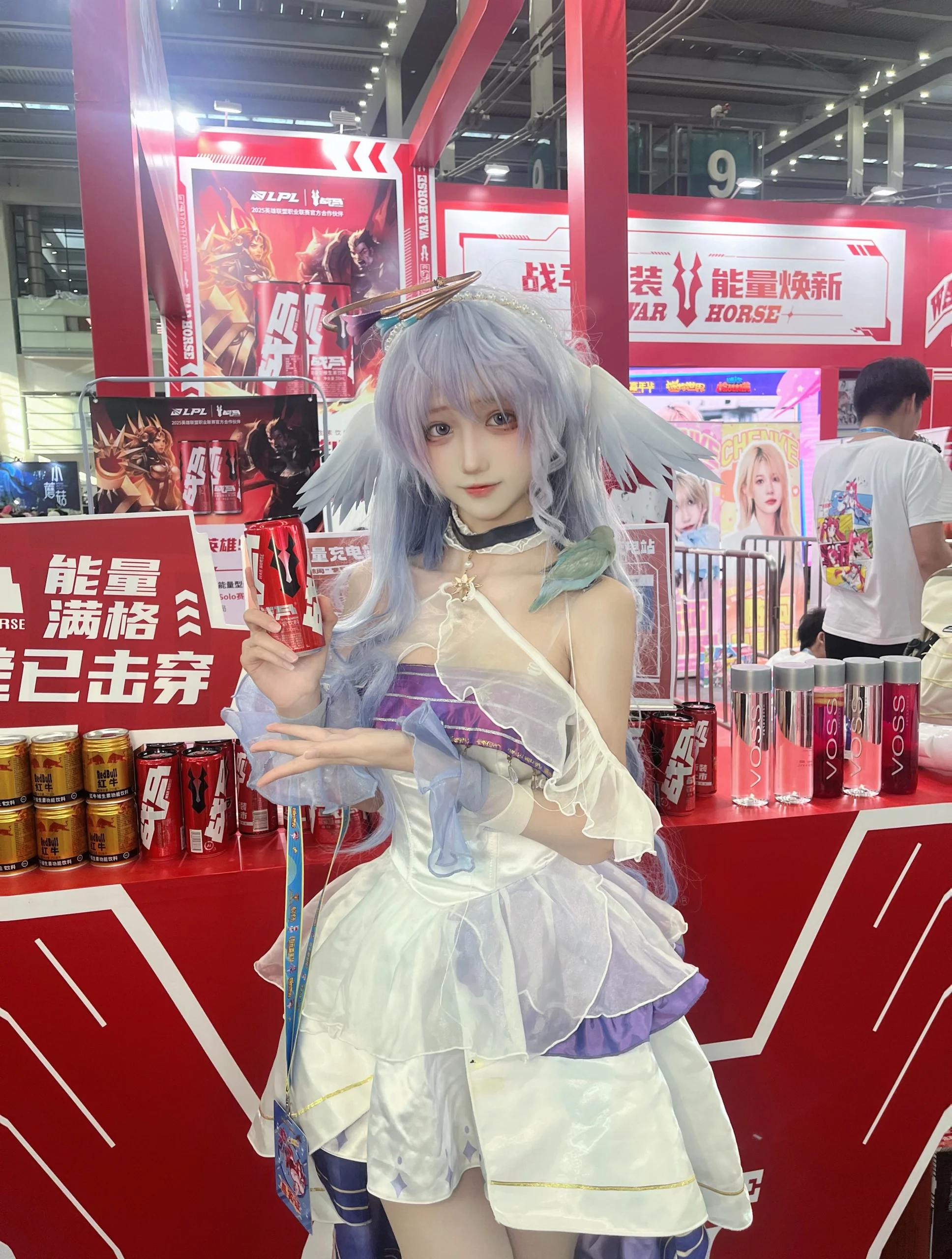 【知更鳥cos】戰馬能量補給站，換上羽毛裝來充電 - 第 6 張