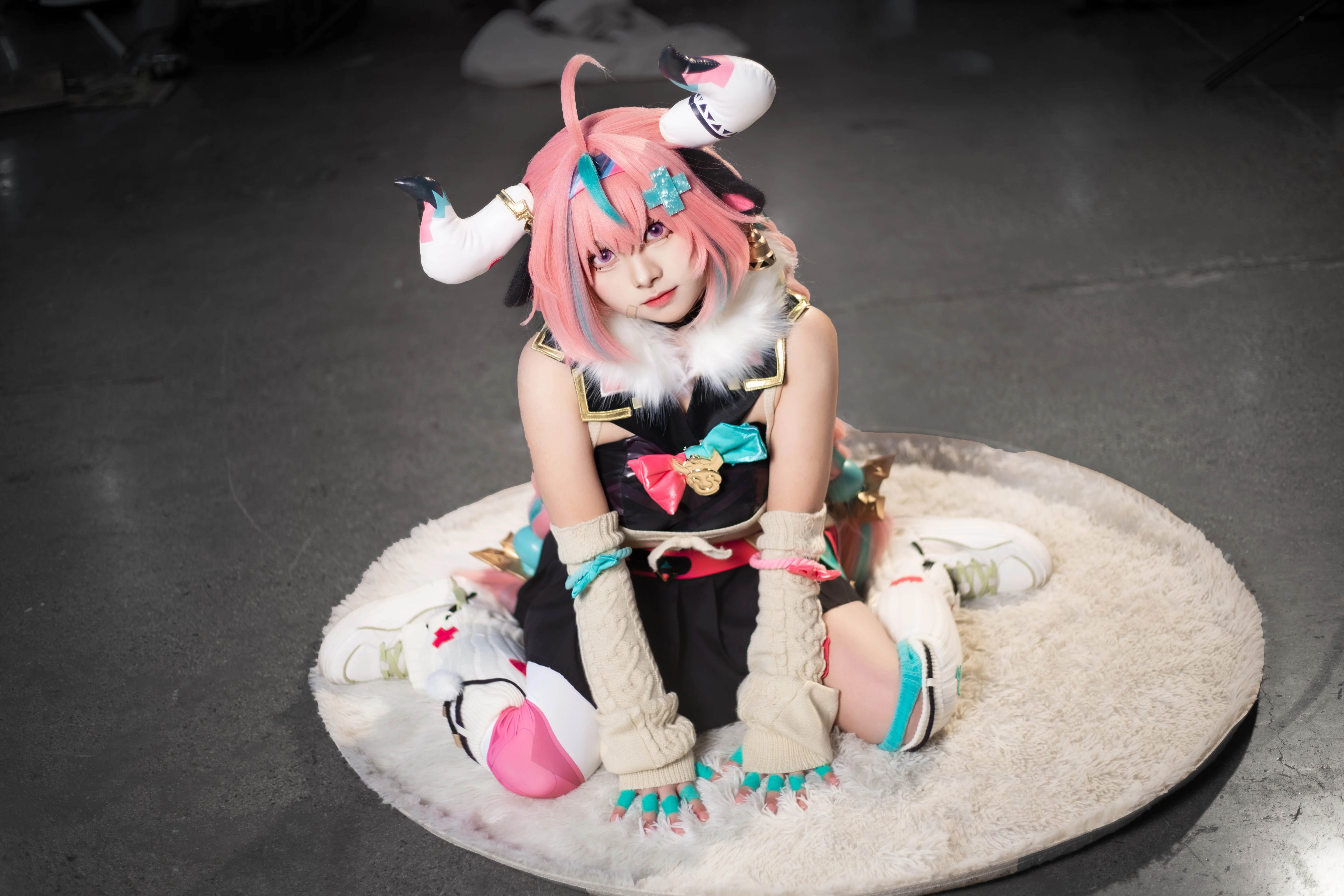 【瓦蕾莎cos】原神，炬照我名，焚灭恶夜 - 第4张