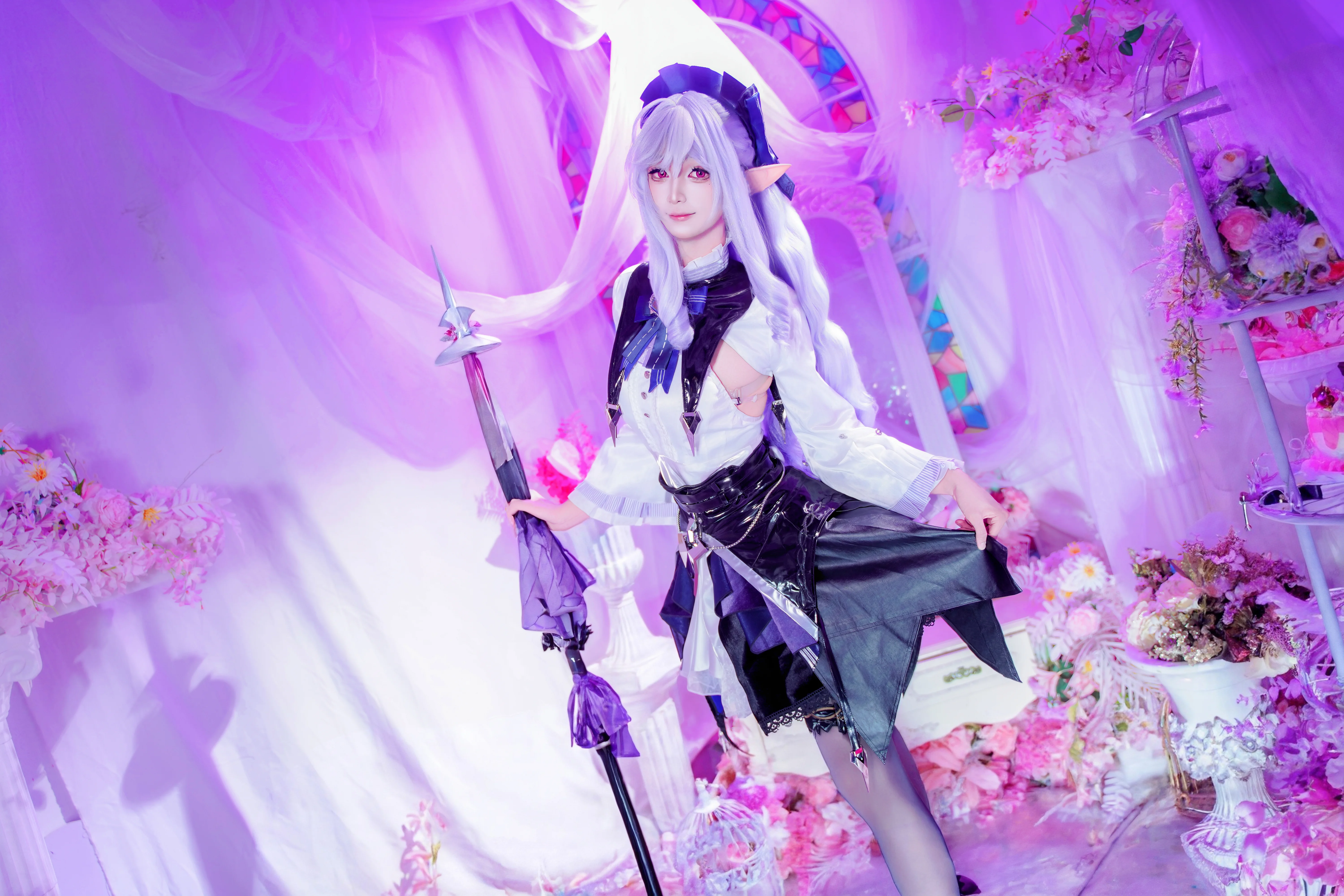 【薇薇安cos】紫色梦幻布景中的精灵少女