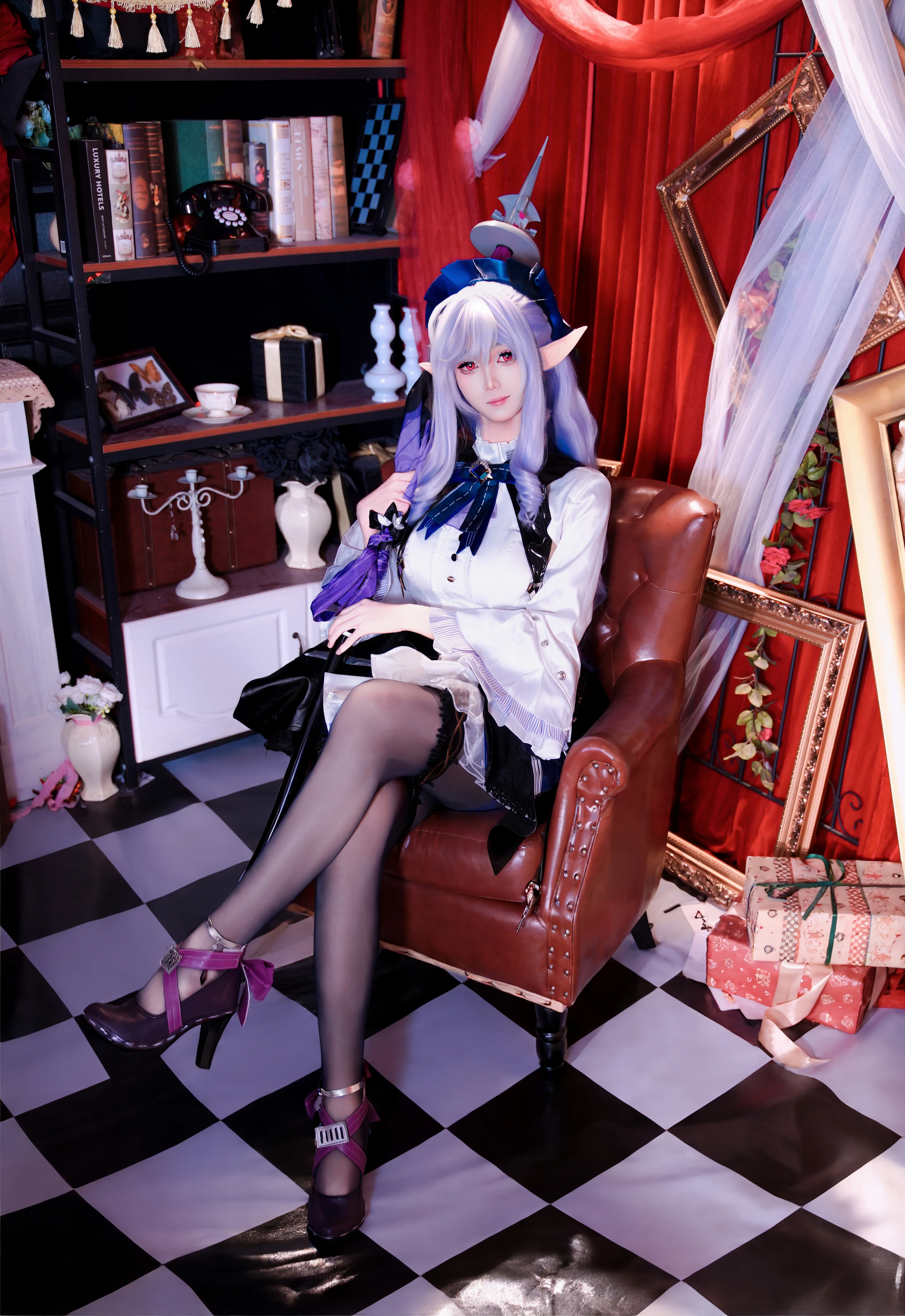 【薇薇安cos】紫色梦幻布景中的精灵少女 - 第 8 张