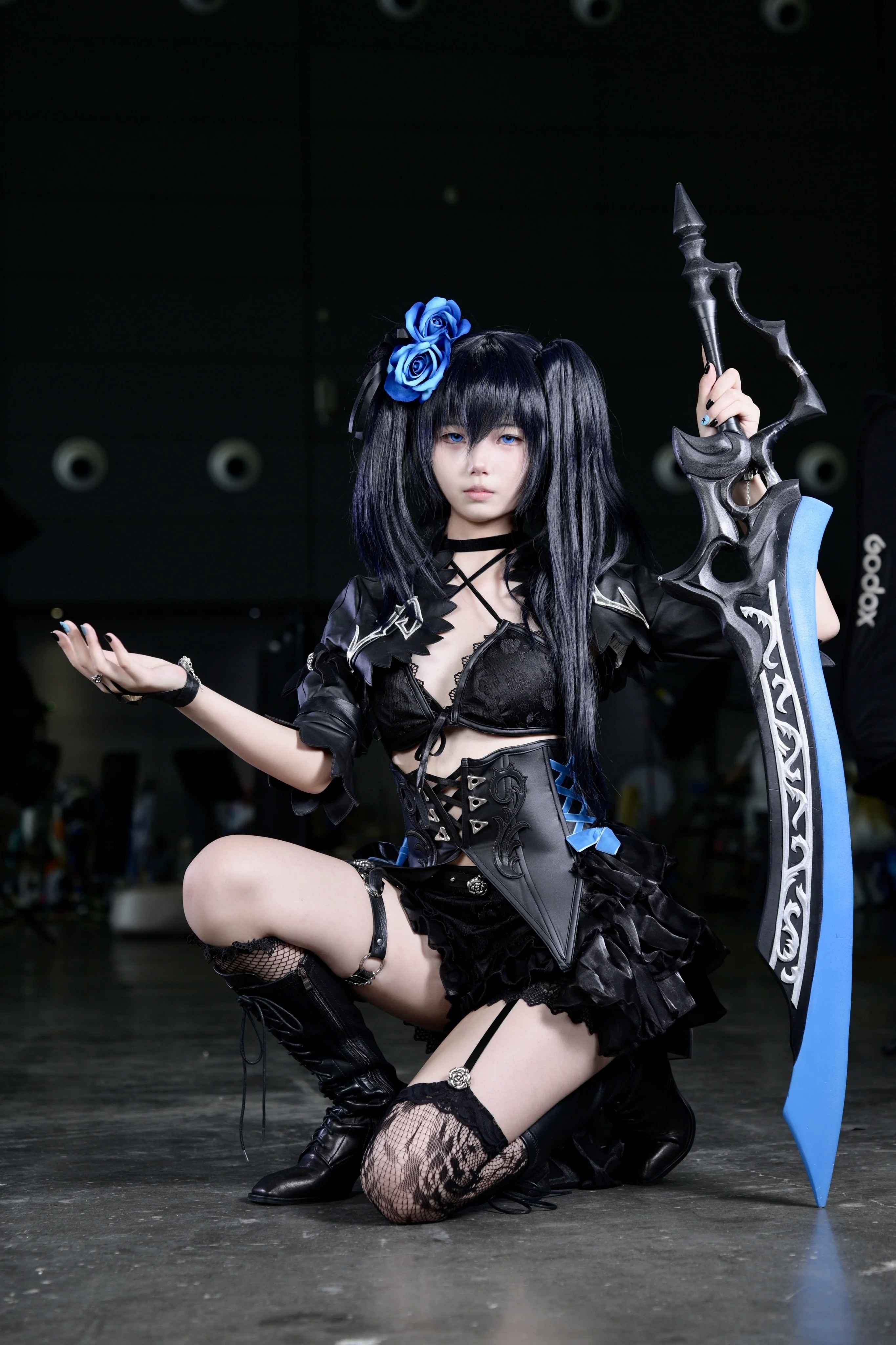 [Black★Rock Shooter cosplay] Blue Streamer in the Dark Night: Recreating the Cool and Dashing Black Rock Shooter - Image 3