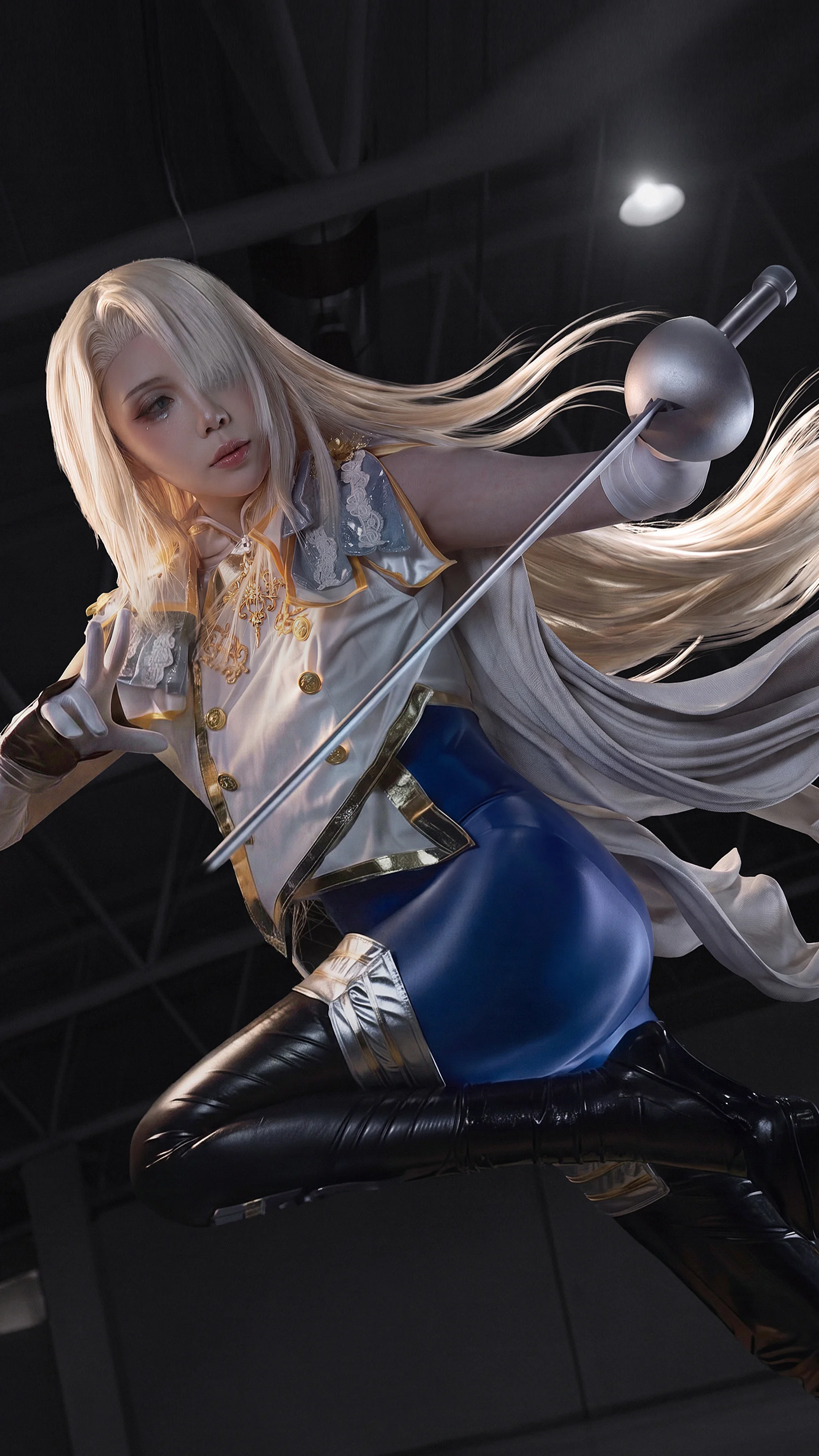 【ウィルヘルミナコスプレ】ブラウンダスト2の剣術貴族、動作の緊張感を最大限に表現 - 2 枚目