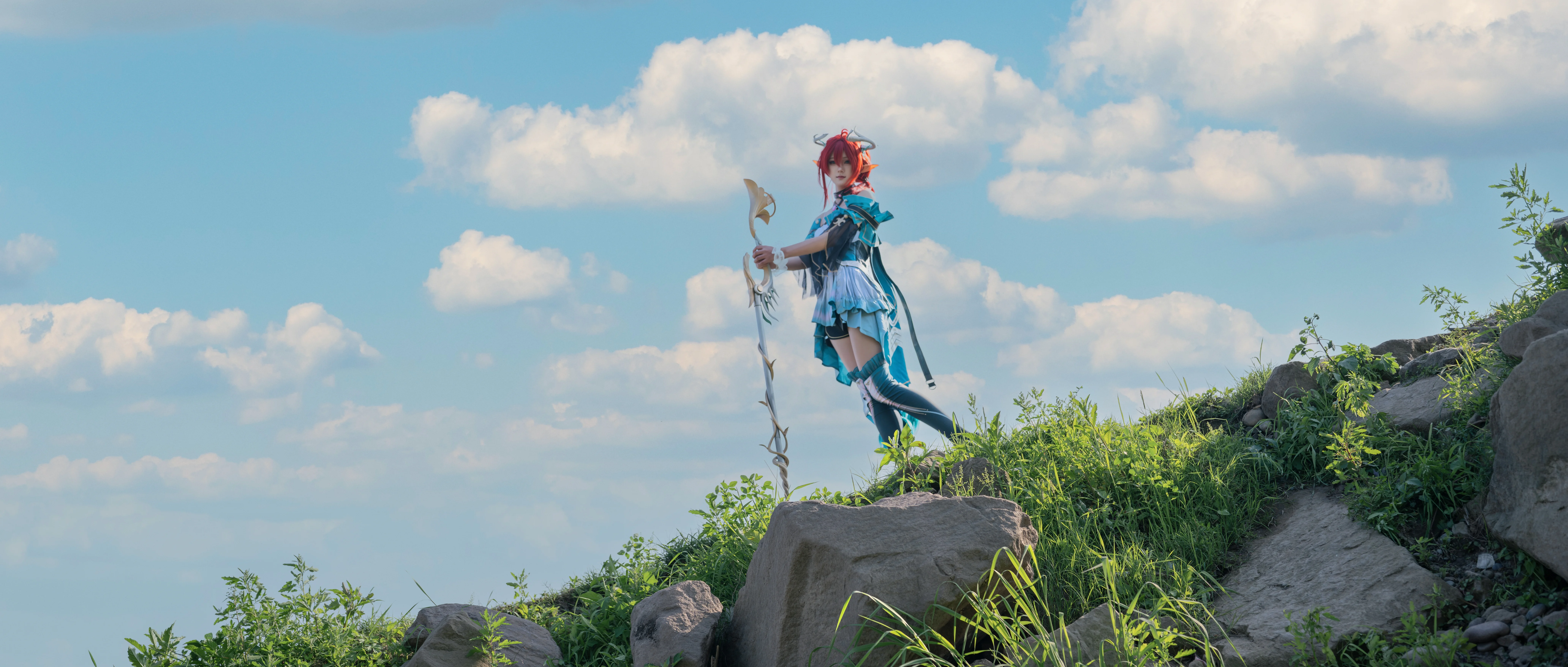 【アリアコスプレ】鳴潮の吟遊詩人、法杖を手に原野の歌を紡ぐ - 2 枚目