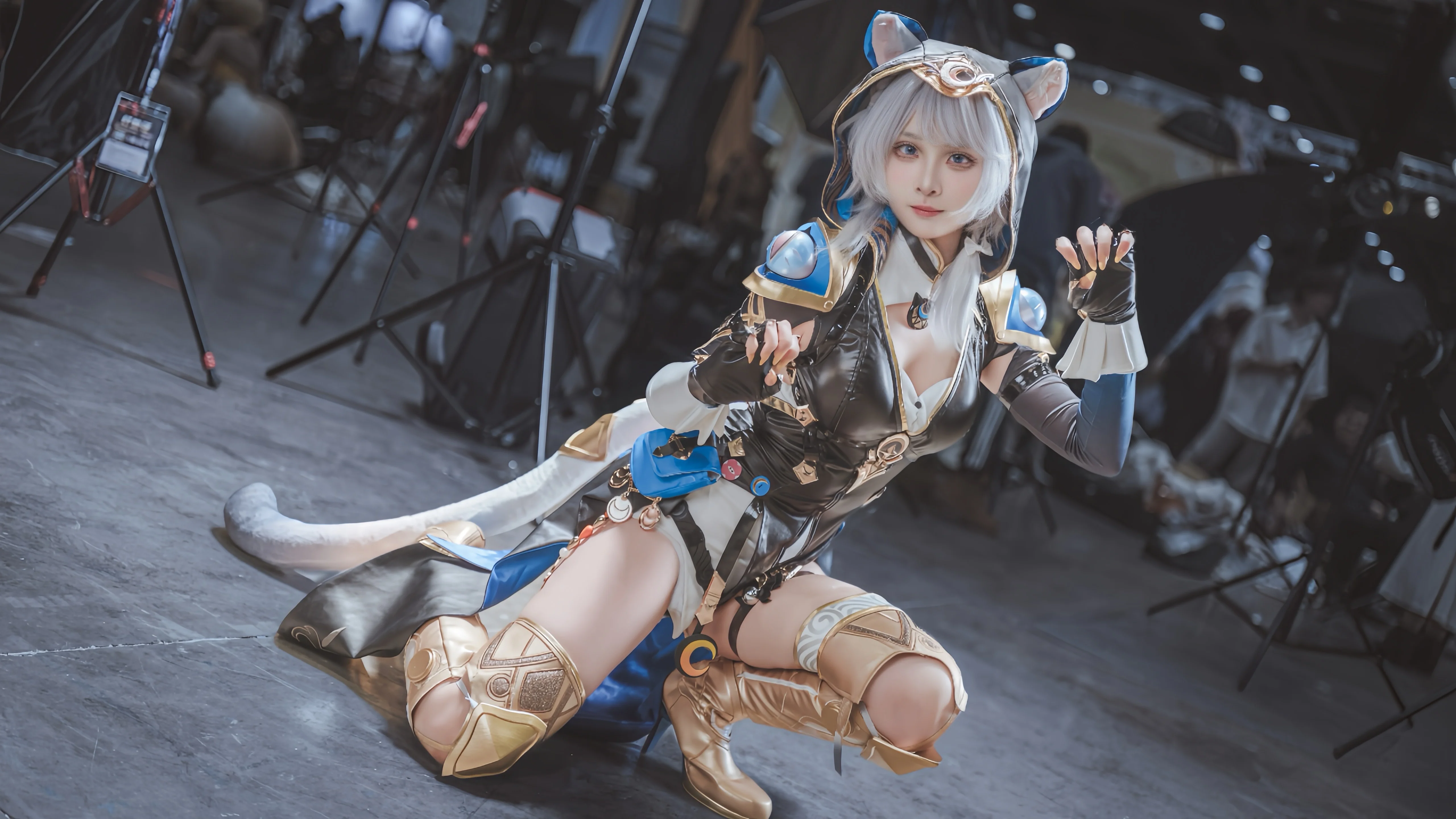 [赛飞儿cos] 崩坏星穹铁道中的灵动猫耳少女 - 第2张