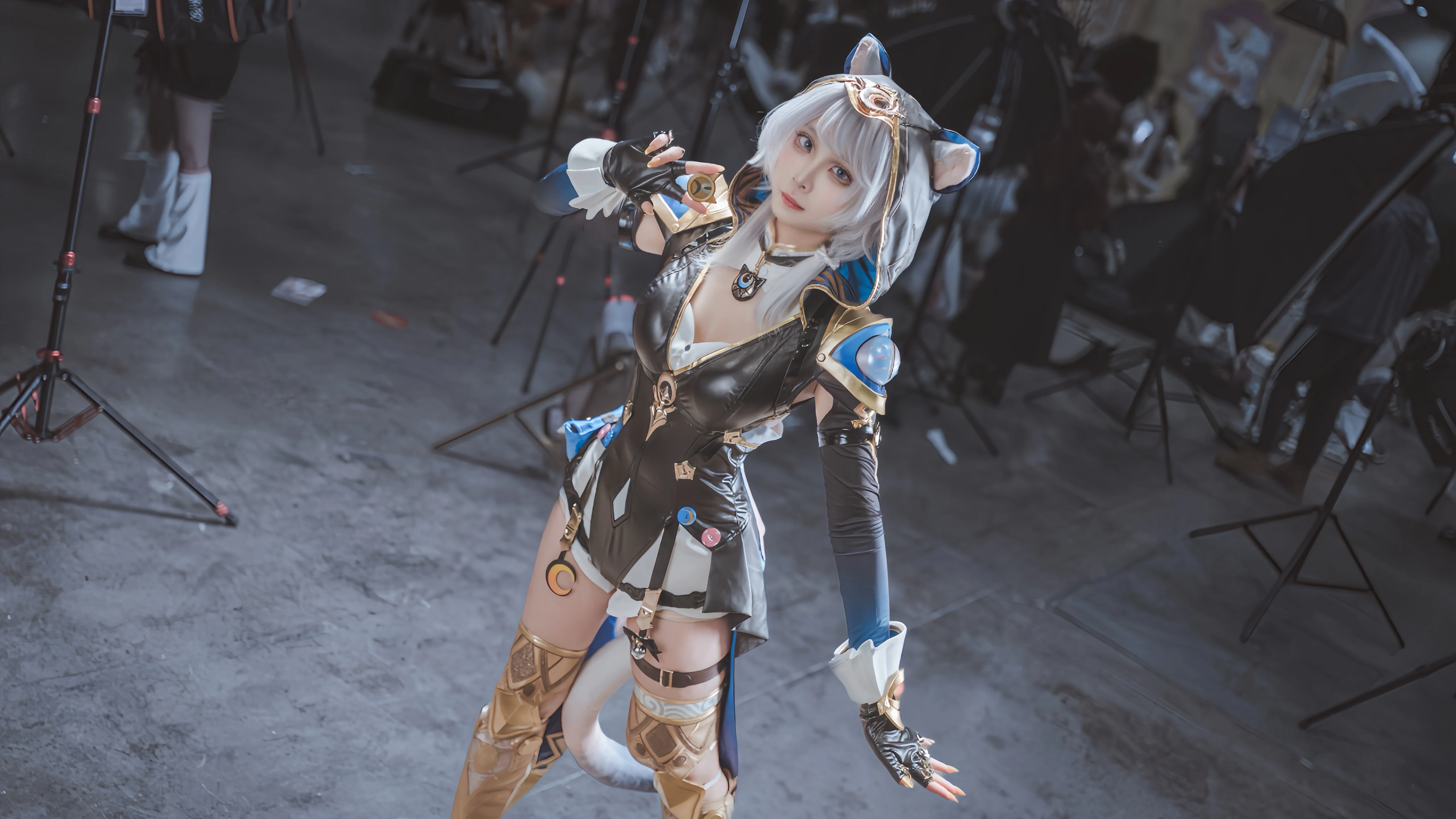 [赛飞儿cos] 崩坏星穹铁道中的灵动猫耳少女 - 第3张
