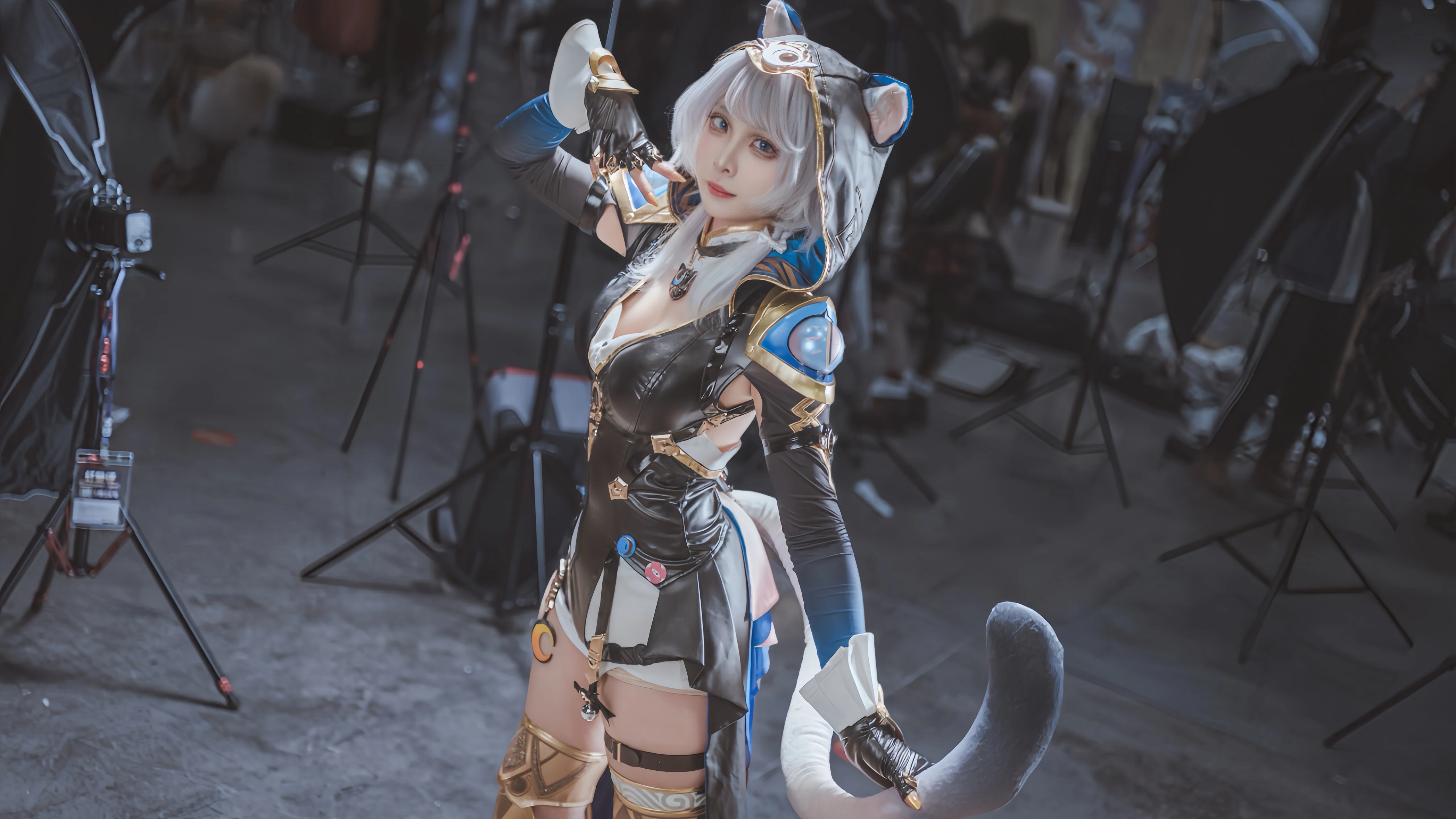 [赛飞儿cos] 崩坏星穹铁道中的灵动猫耳少女 - 第4张
