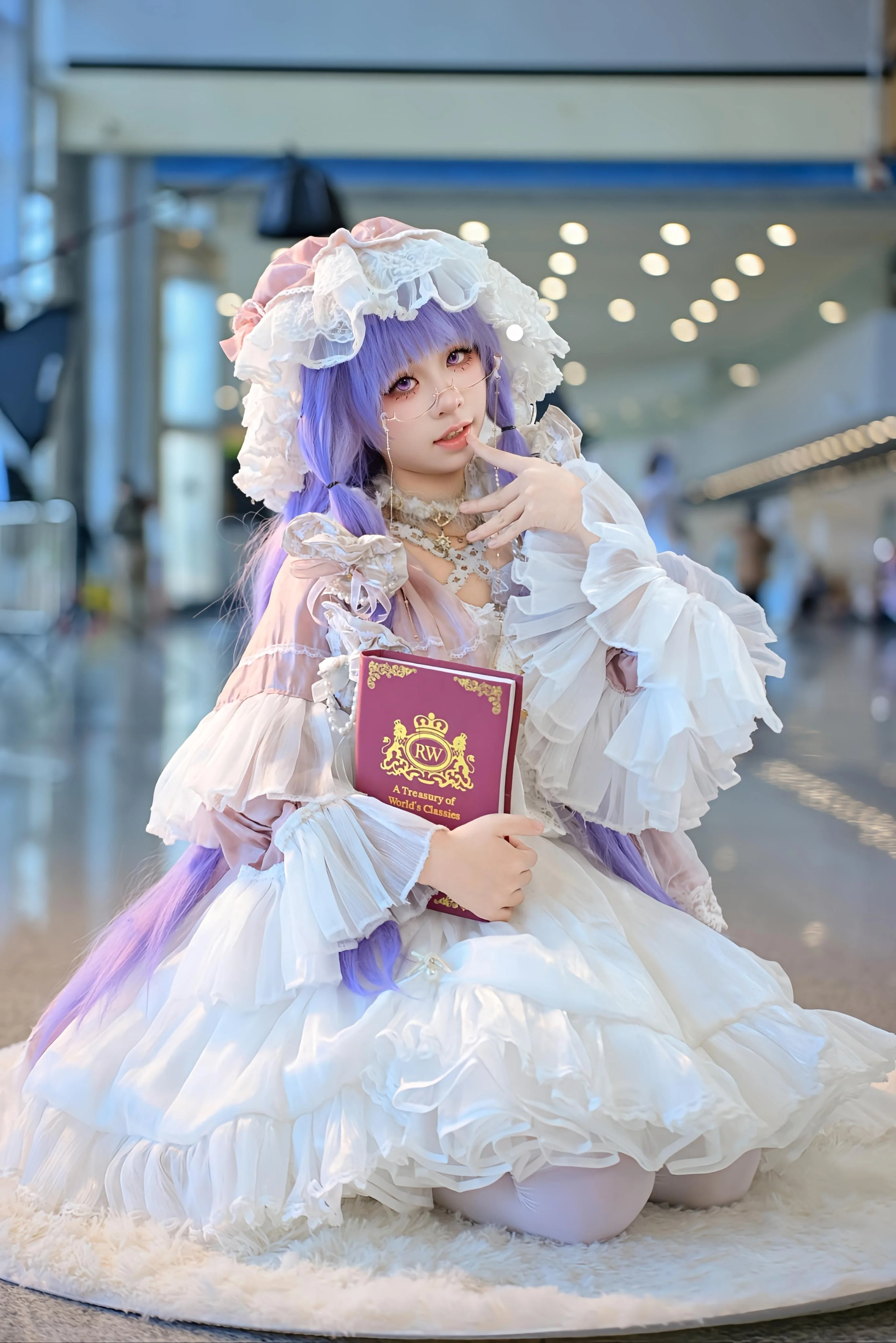[Patchouli cosplay] The Book-Loving Purple Magician of Touhou Project