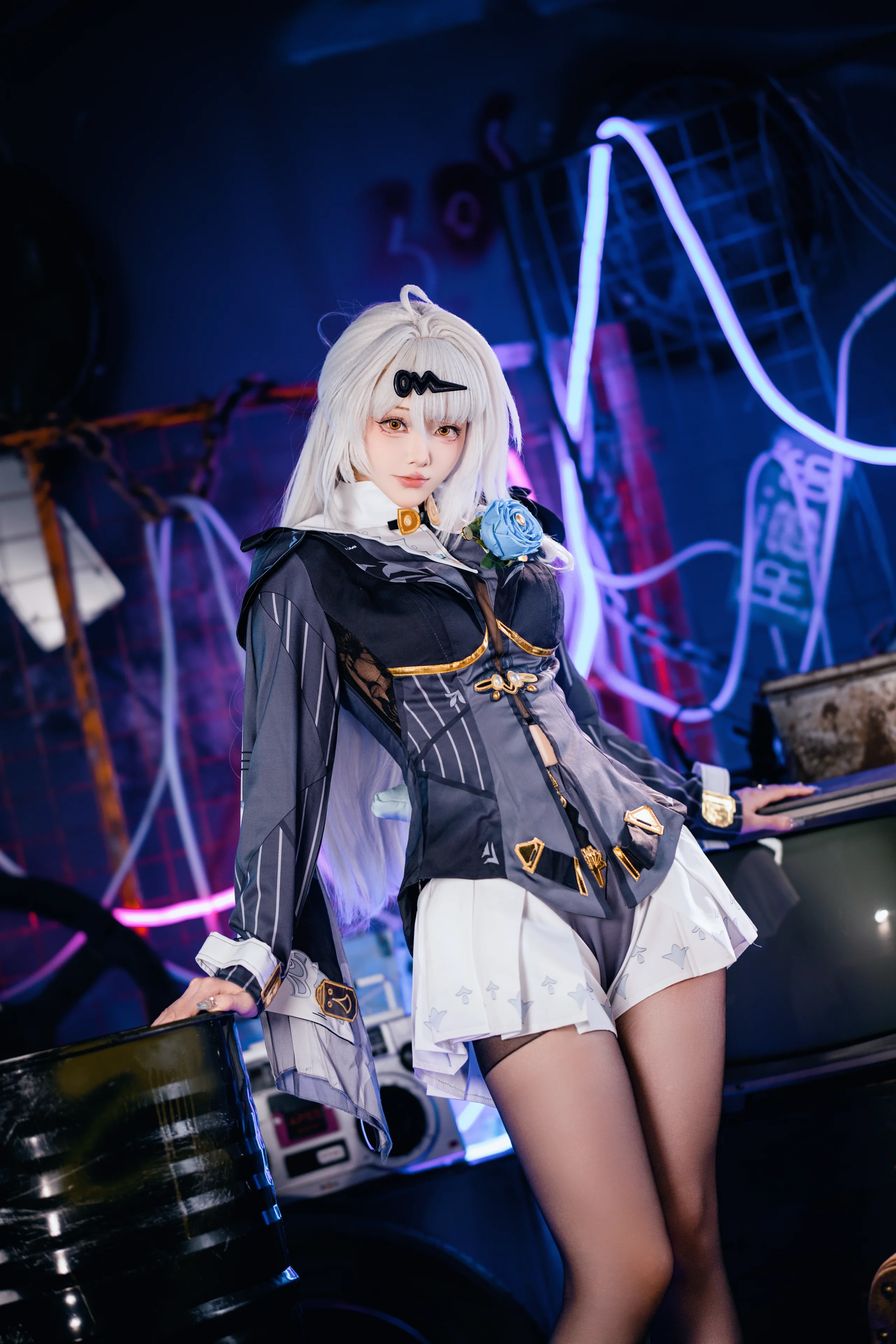 【仪玄cos】绝区零的以太与霓虹，废墟中的气场 - 第 1 张