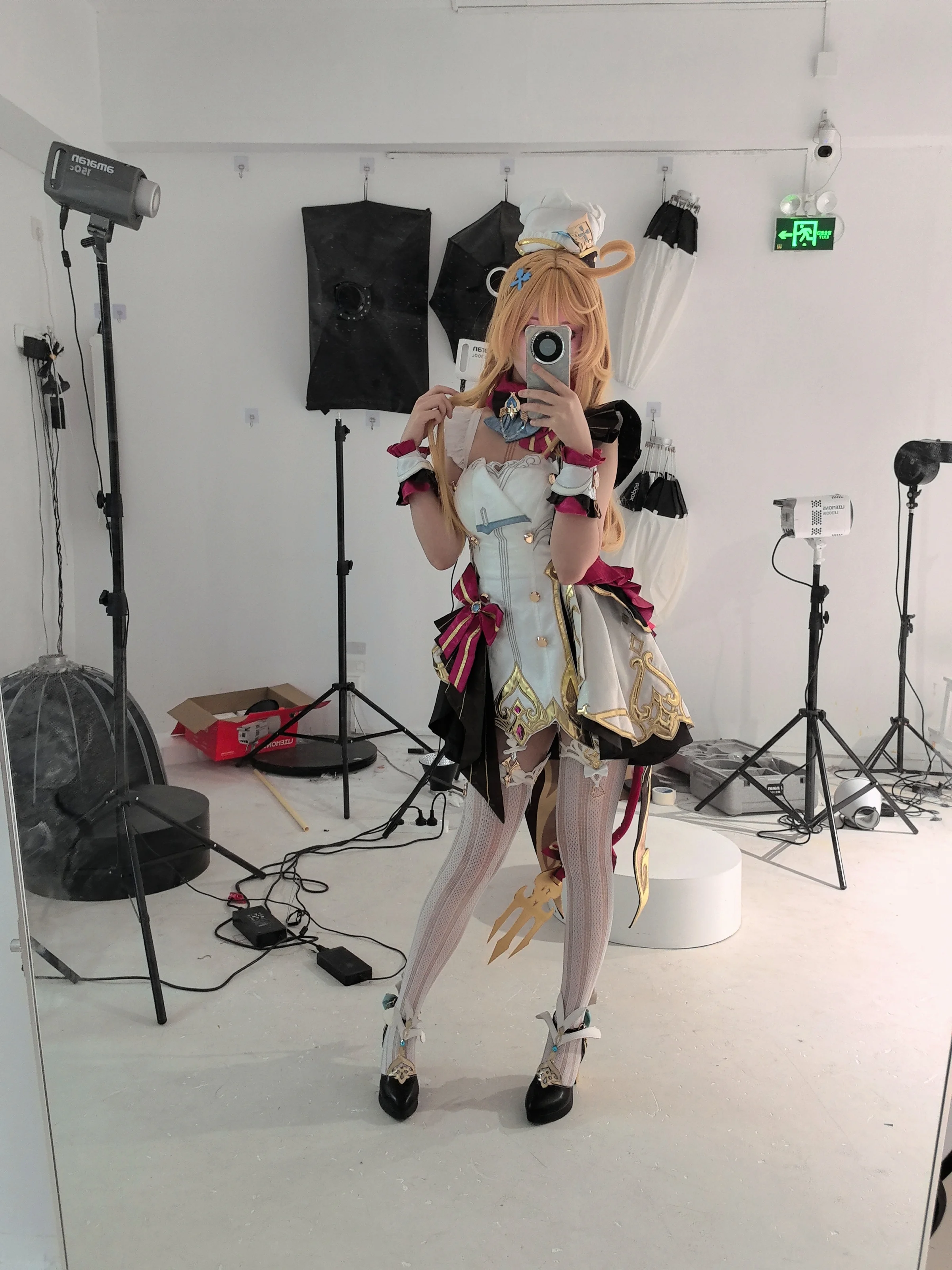 【爱可菲cos】原神甜点大师，摄影棚里的小厨娘 - 第 2 张