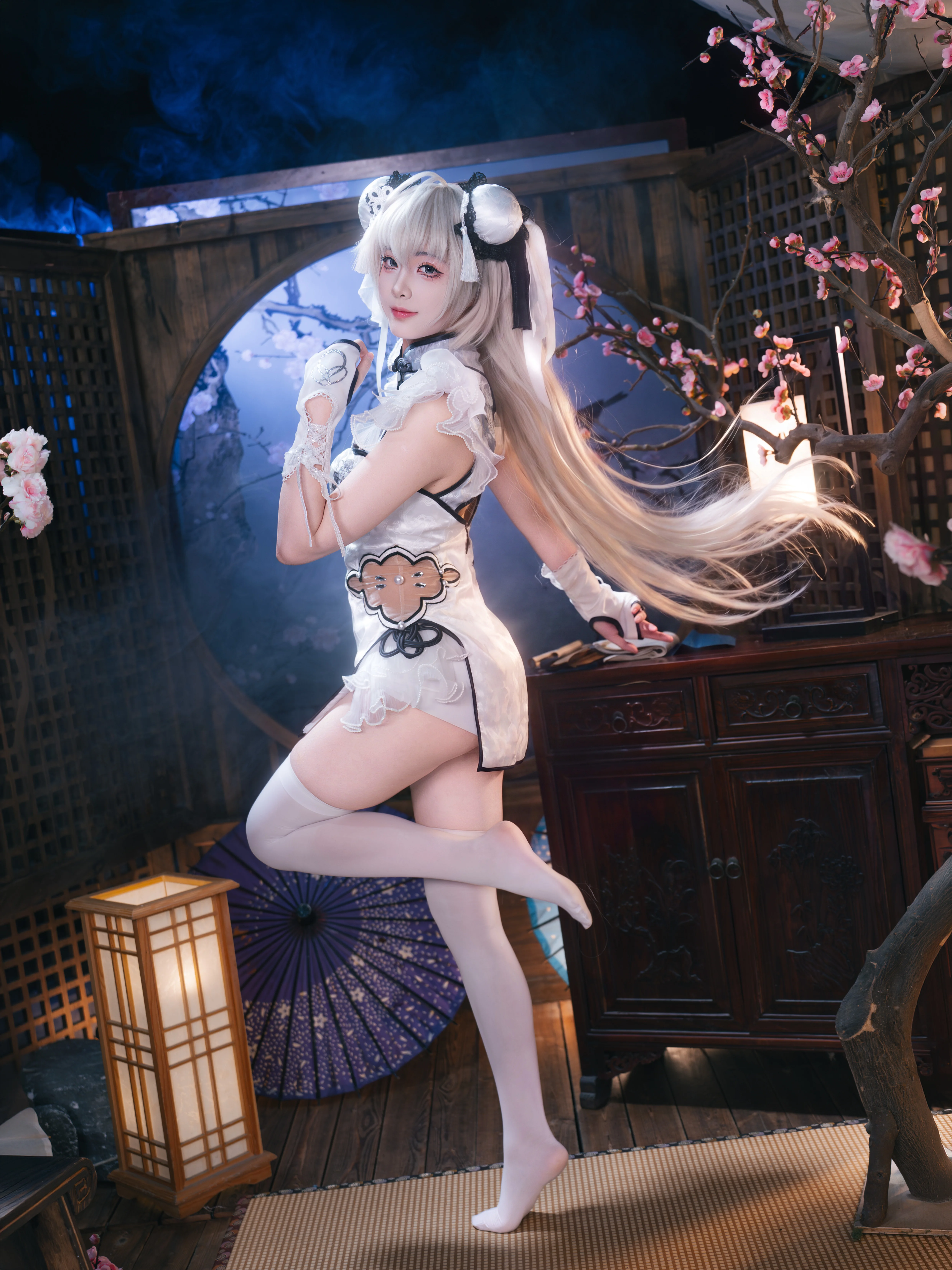 【殷紫萍cos】永劫无间玉髓冰心，这套改良白旗袍的细节我反复调整了很久 - 第 1 张