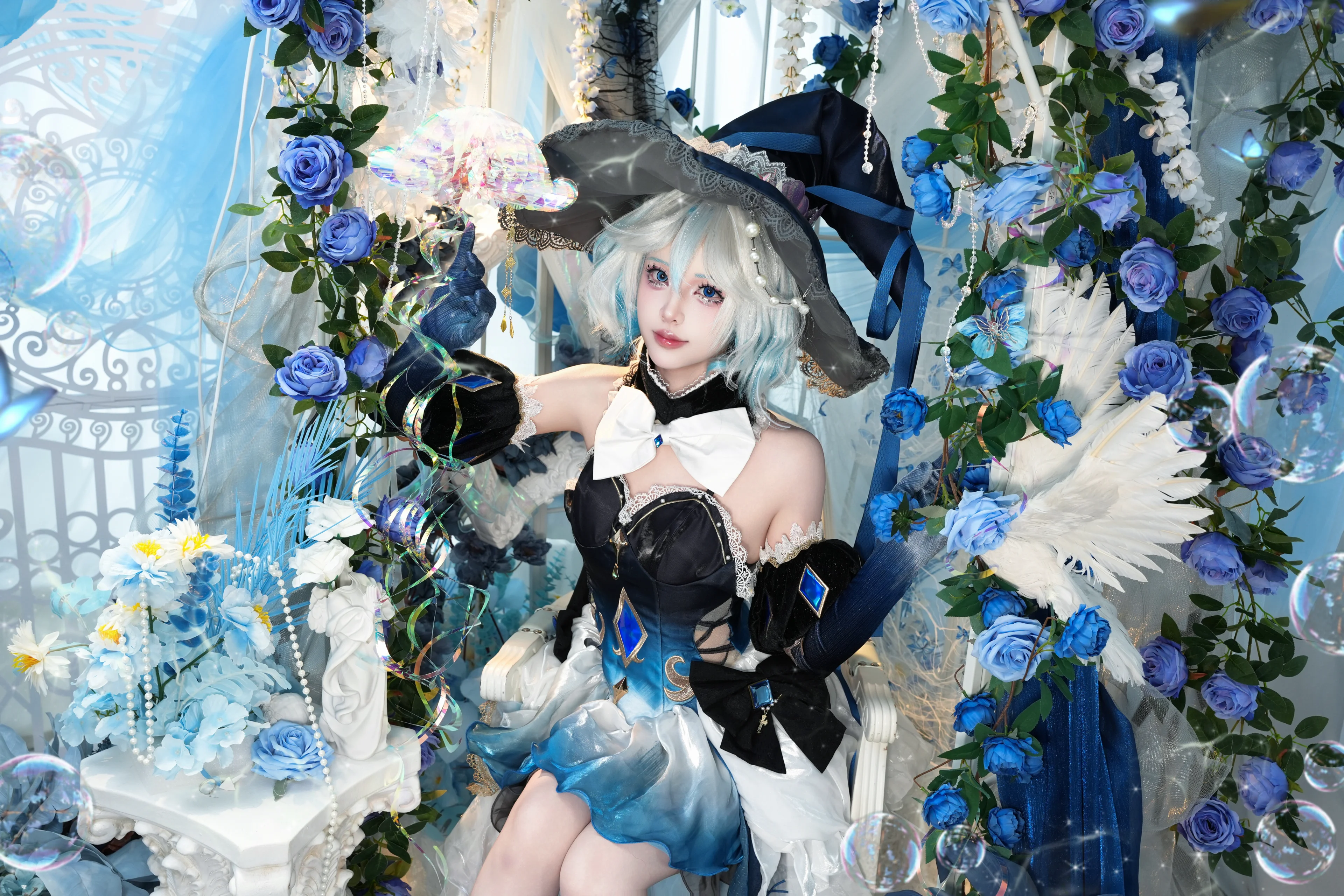 【フリーナ コスプレ】原神フォンテーヌの水神、青い薔薇と泡沫のドラマチックな瞬間 - 5 枚目